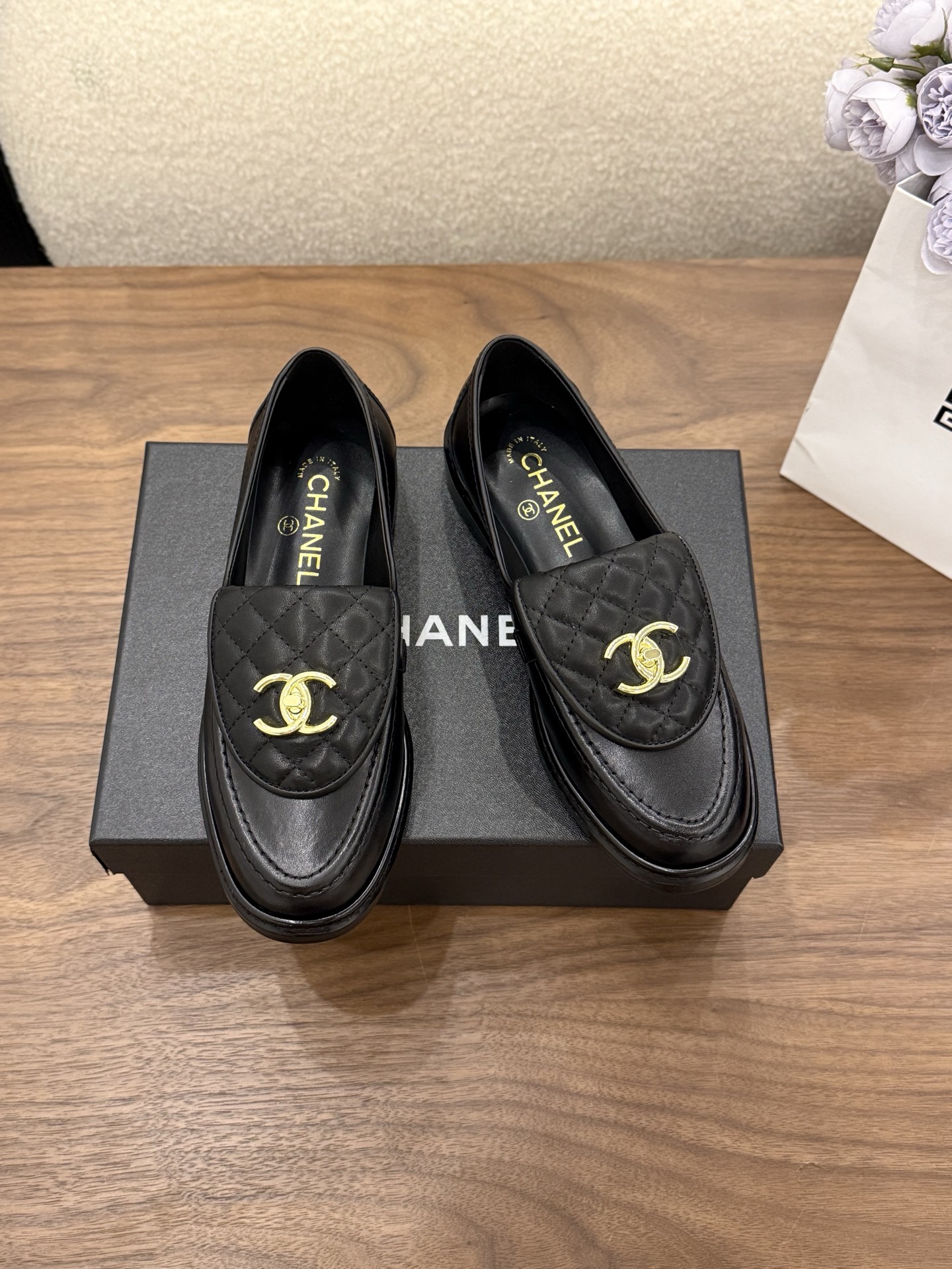 샤넬(CHANEL) 26 신상 더블C 플랫 로퍼 신발