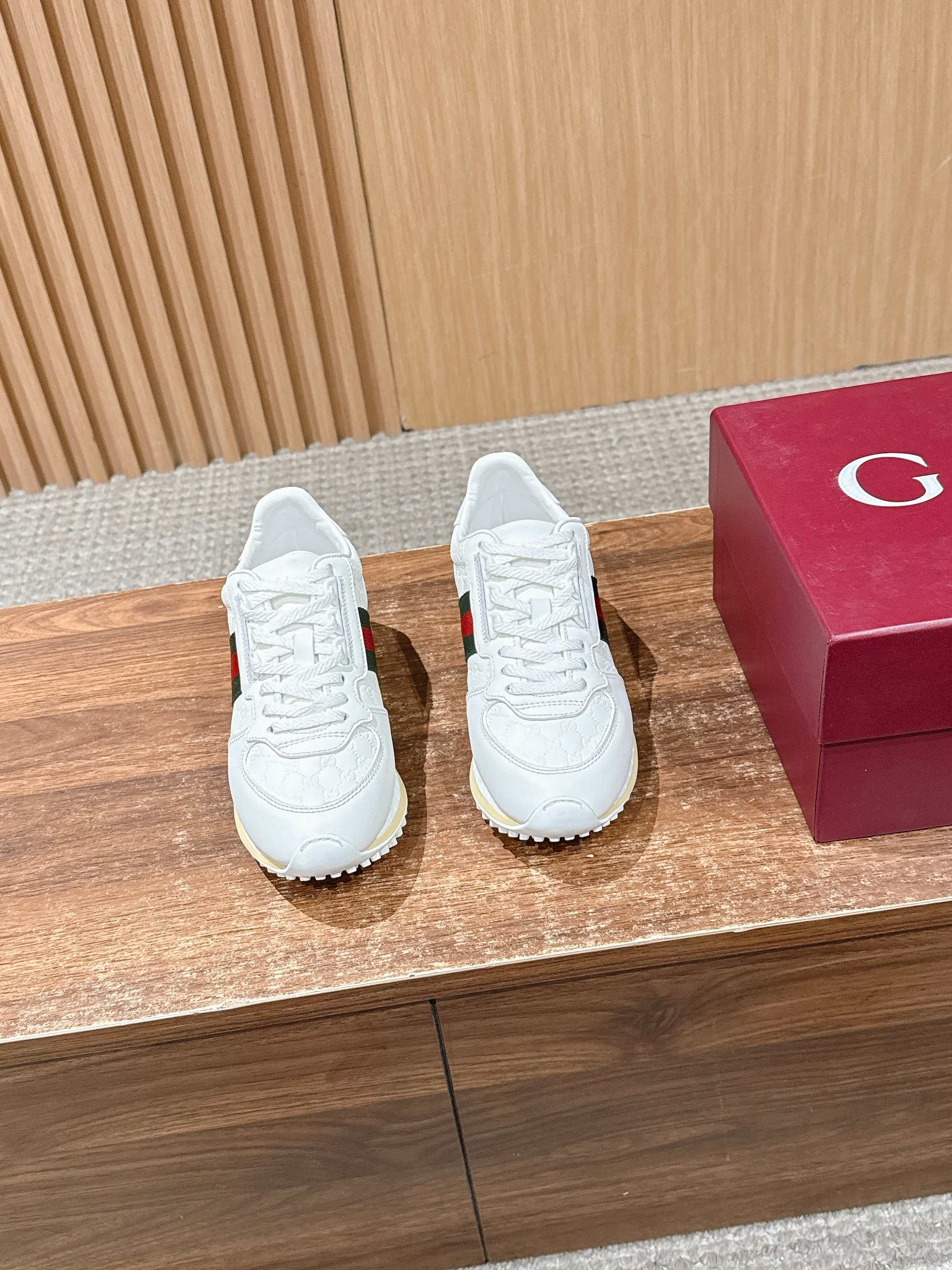 구찌(GUCCI) Re-Motion 시리즈 커플 스니커즈 신발