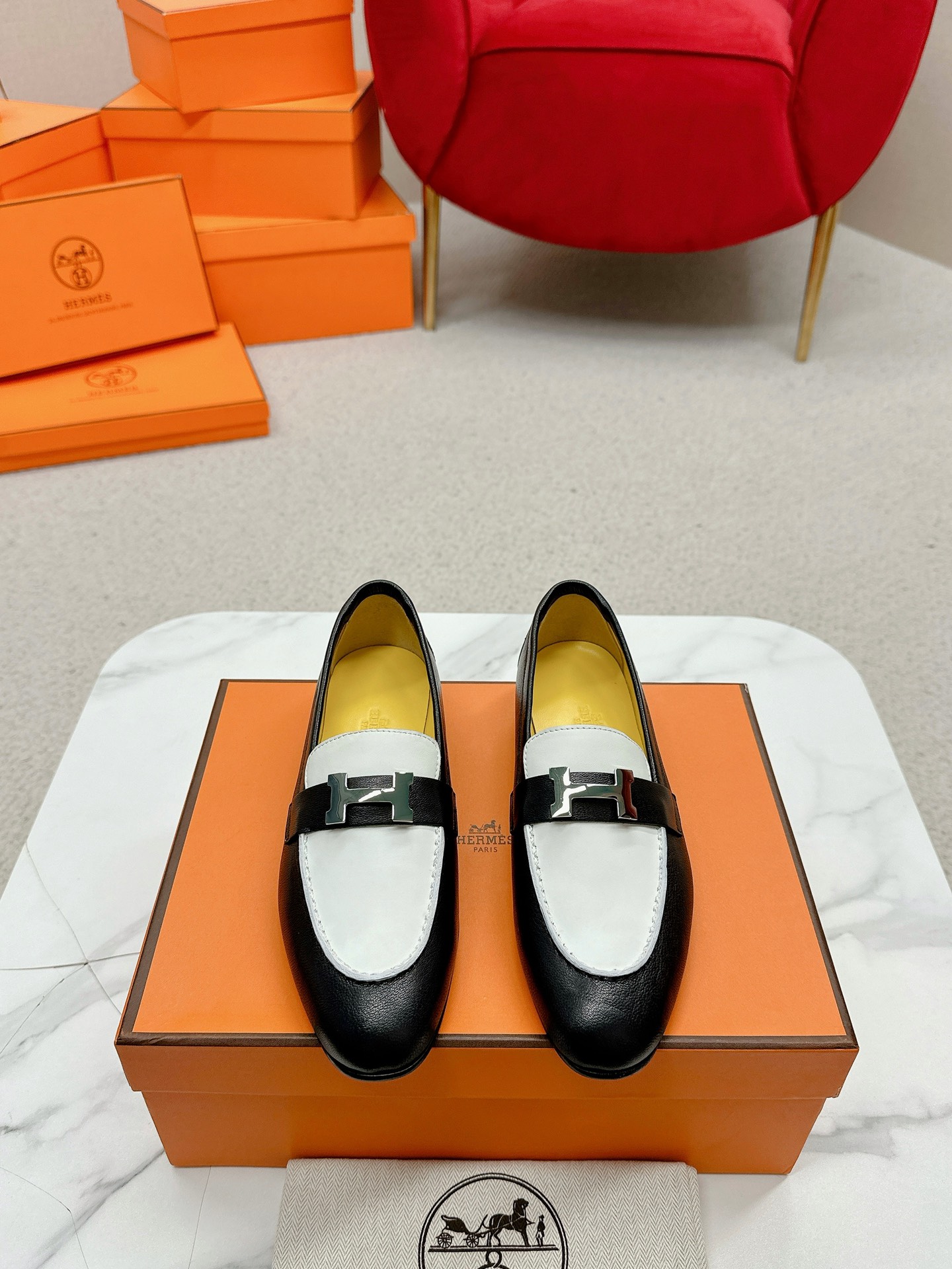 에르메스(HERMES) Destin 켈리 로퍼 신발