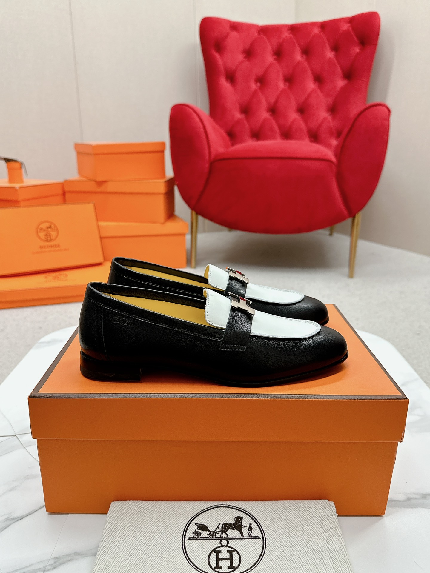 에르메스(HERMES) Destin 켈리 로퍼 신발