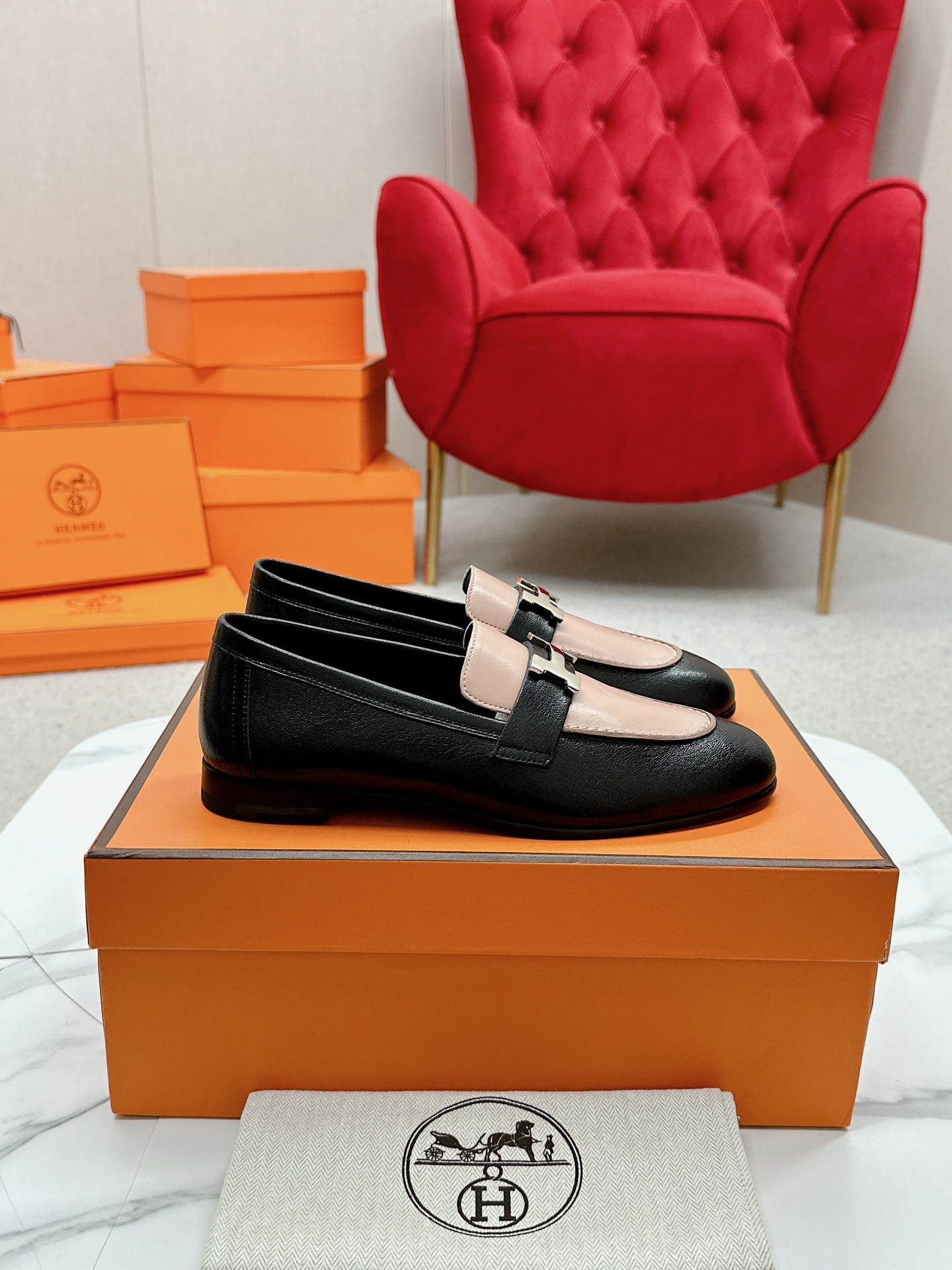 에르메스(HERMES) Destin 켈리 로퍼 신발