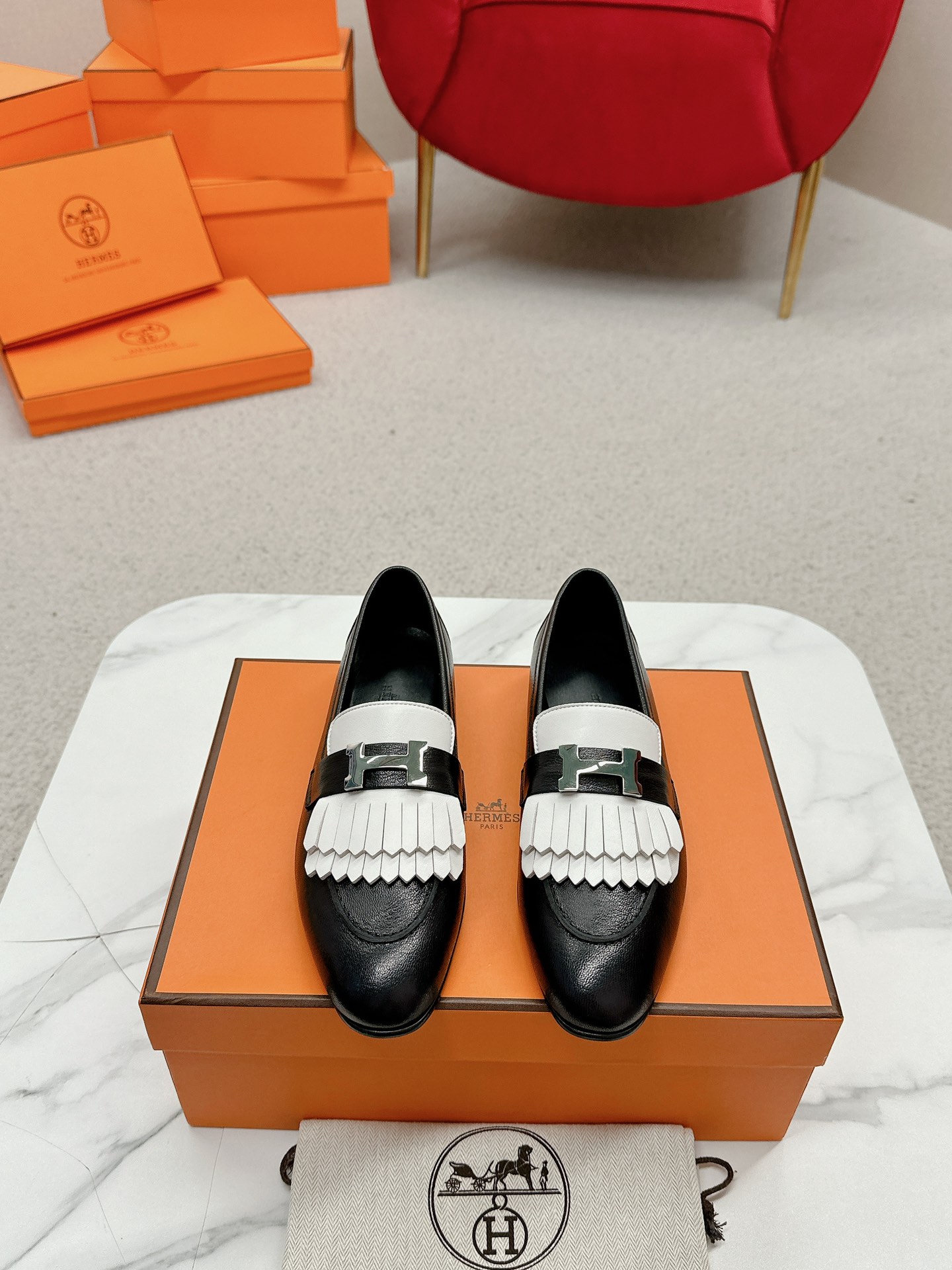 에르메스(HERMES) Destin 테슬 켈리 로퍼 신발