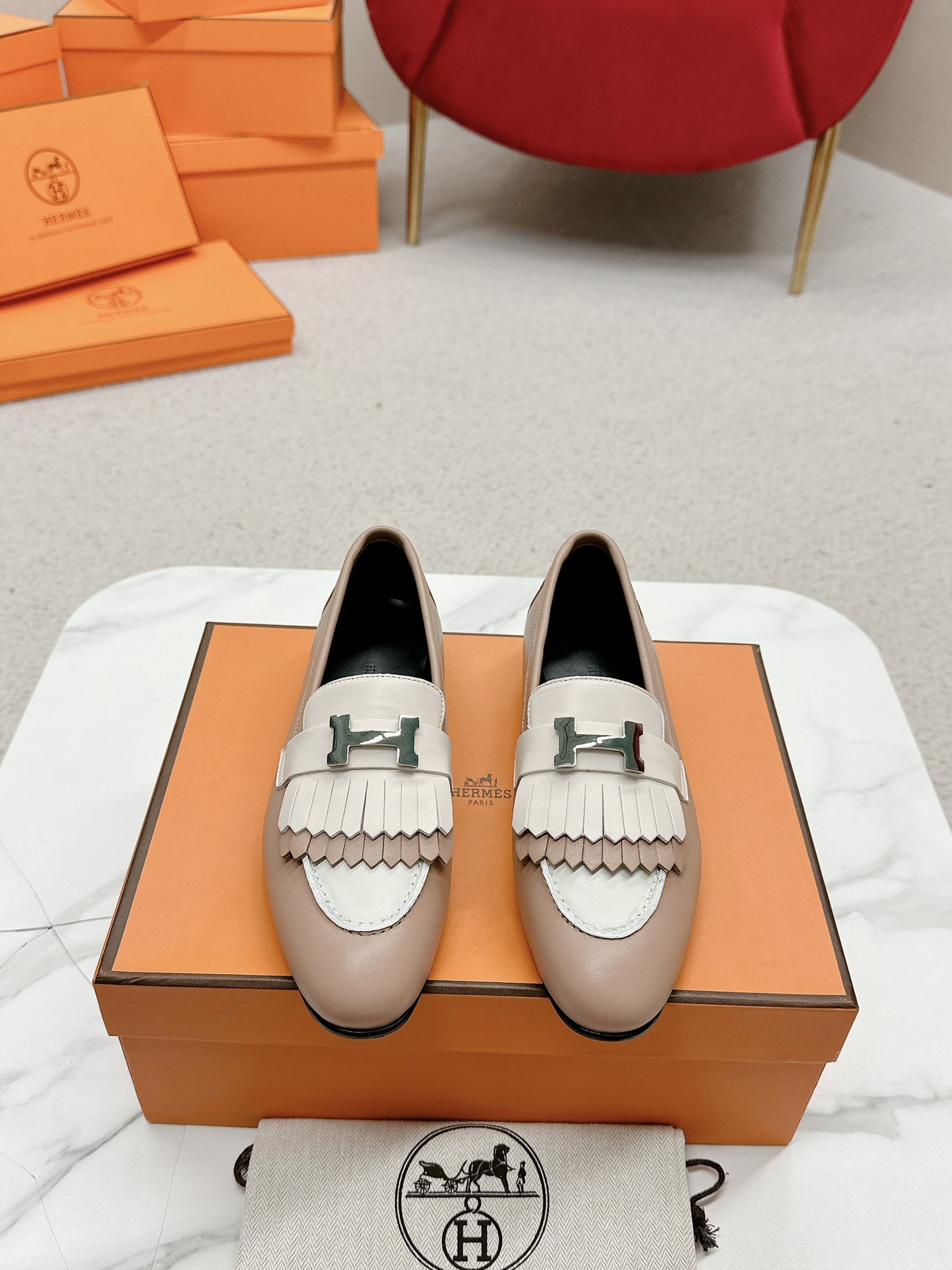 에르메스(HERMES) Destin 테슬 켈리 로퍼 신발