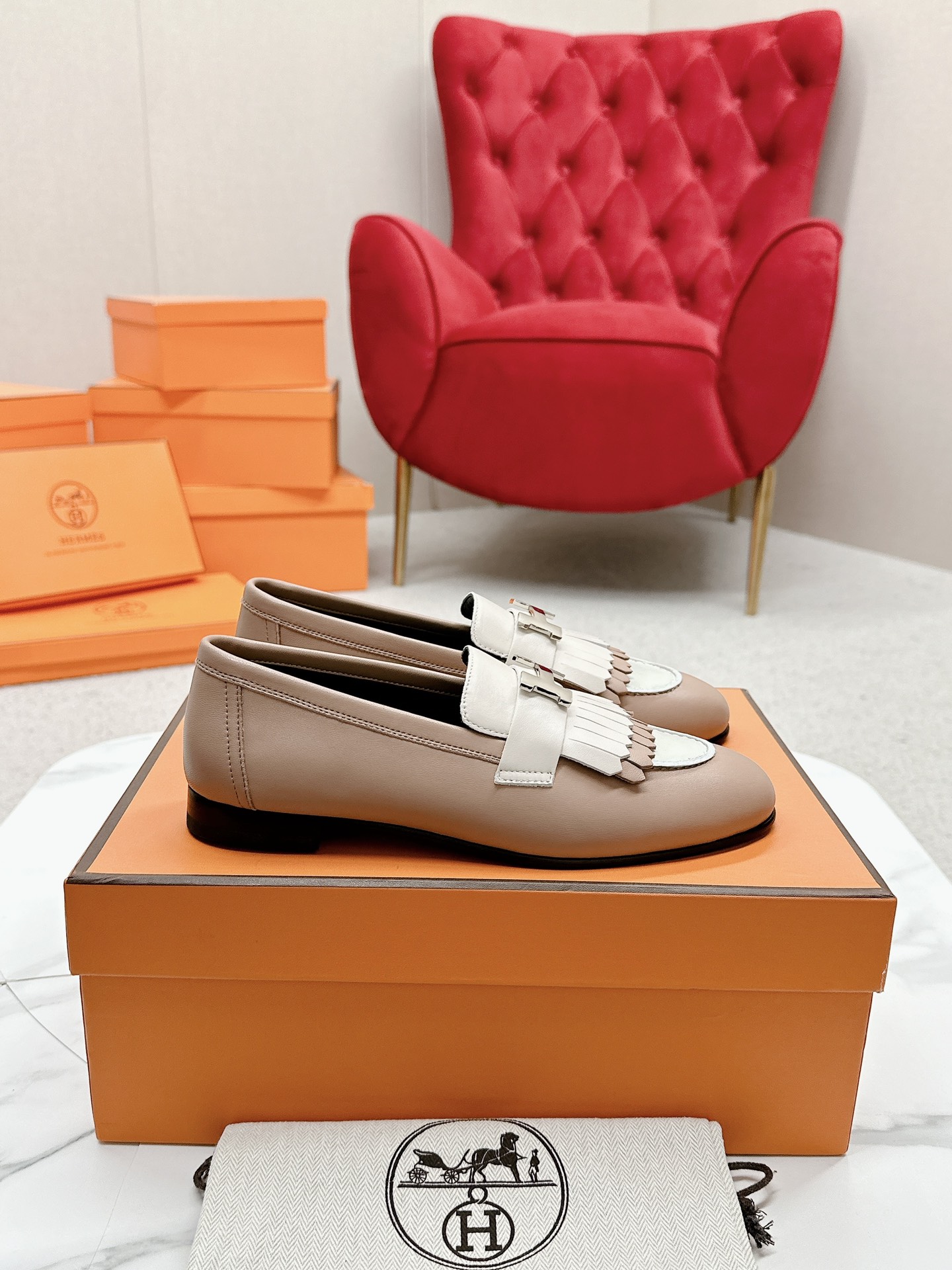 에르메스(HERMES) Destin 테슬 켈리 로퍼 신발
