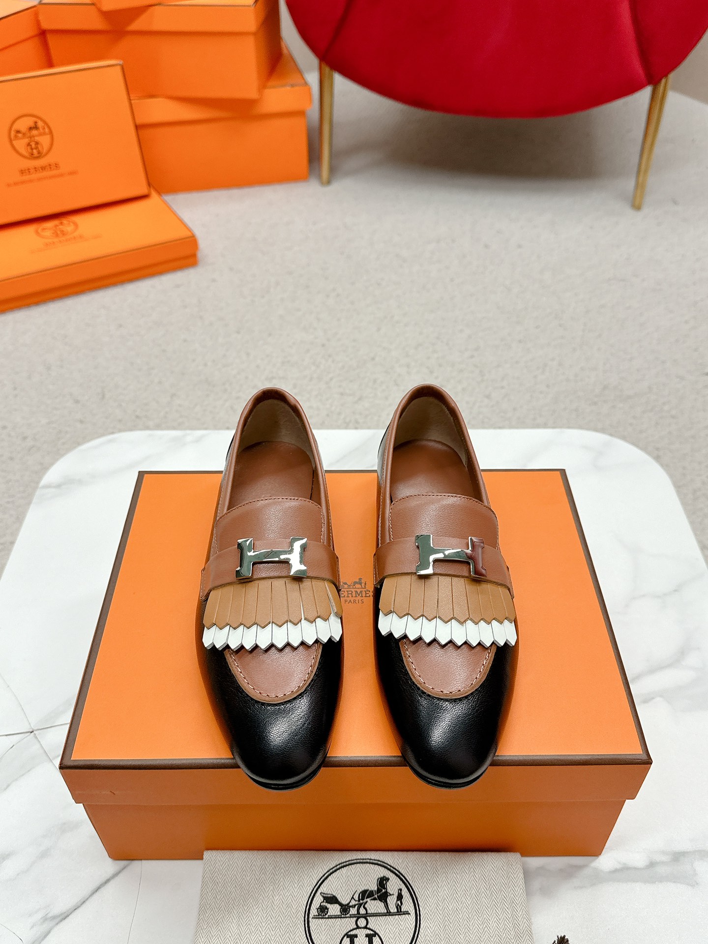 에르메스(HERMES) Destin 테슬 켈리 로퍼 신발