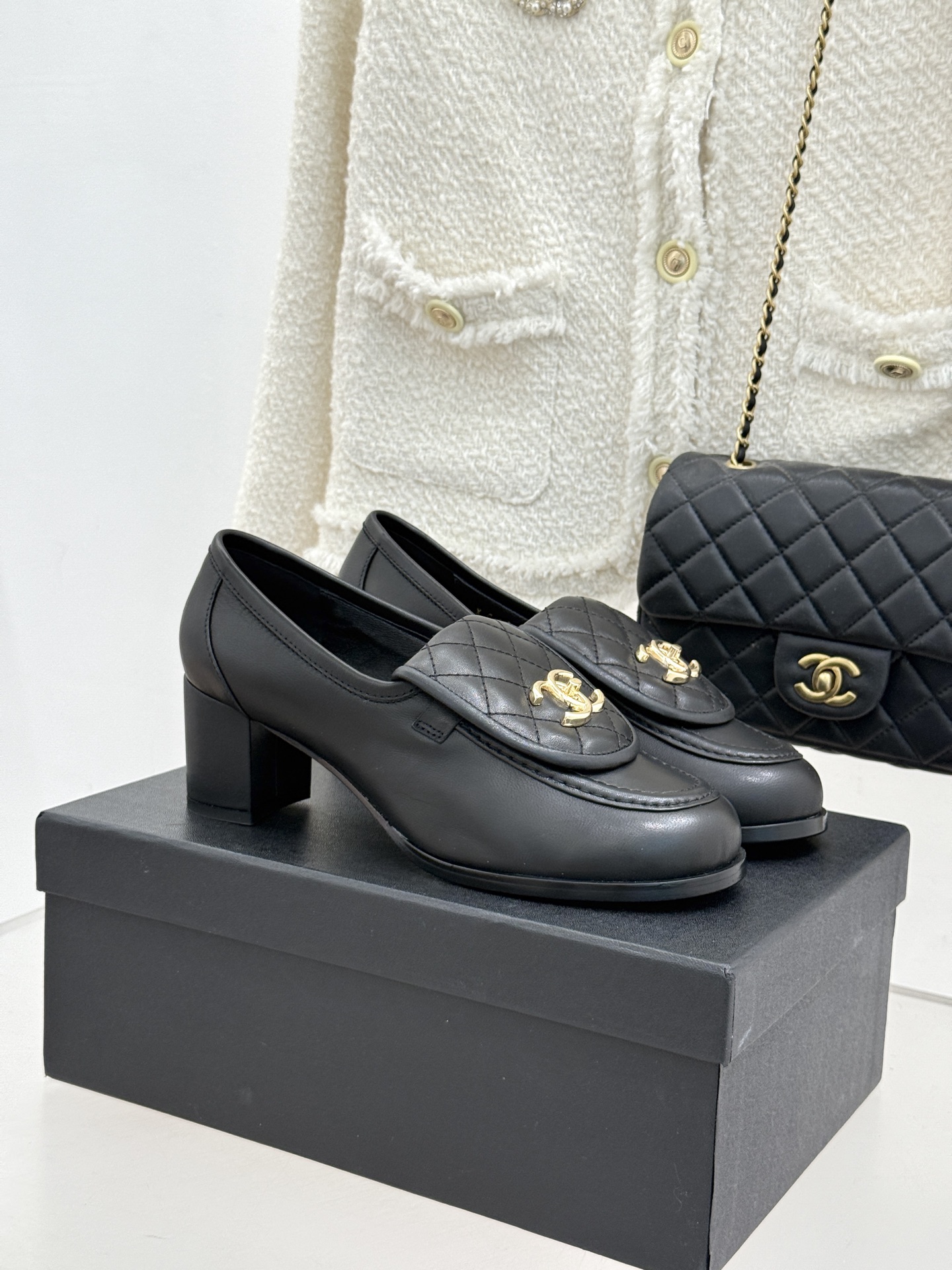 Chanel 샤넬 클래식 더블C 로고 힐 로퍼 구두 신발