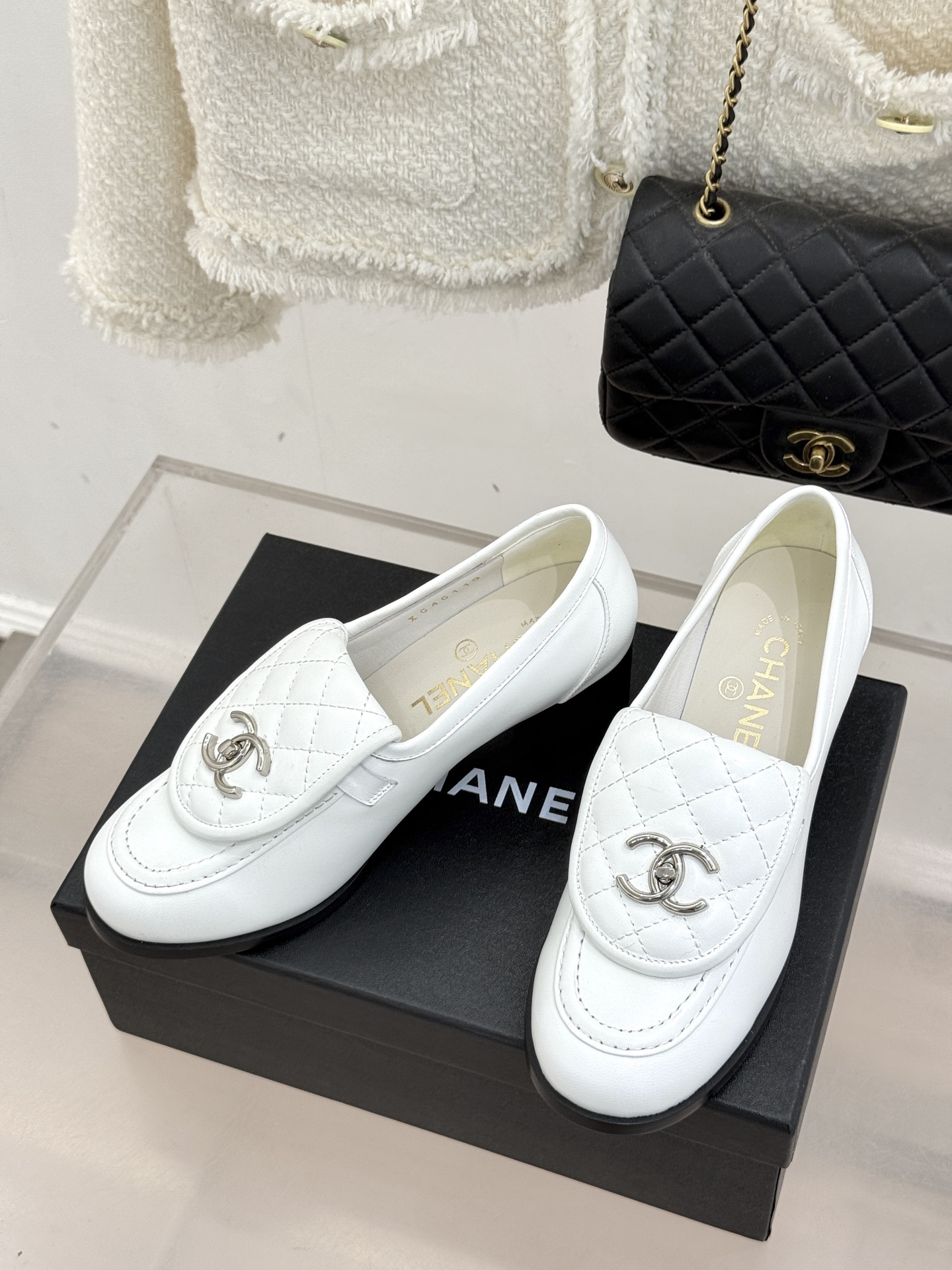 Chanel 샤넬 클래식 더블C 로고 힐 로퍼 구두 신발