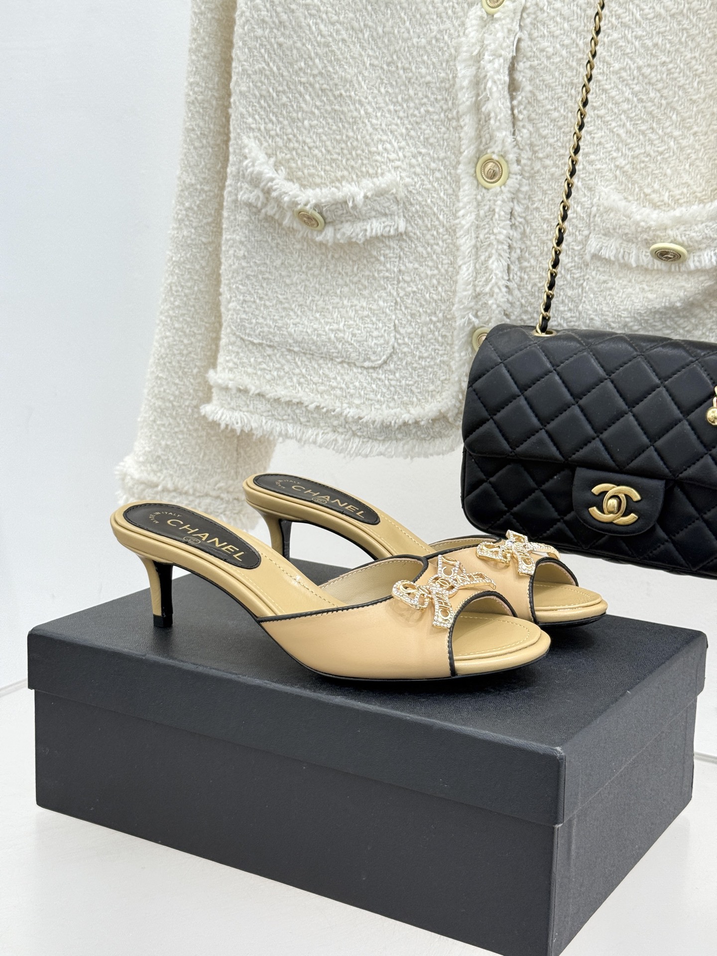 Chanel 샤넬 수입 스톤 더블C 리본 키튼 힐 슬리퍼 샌들 신발