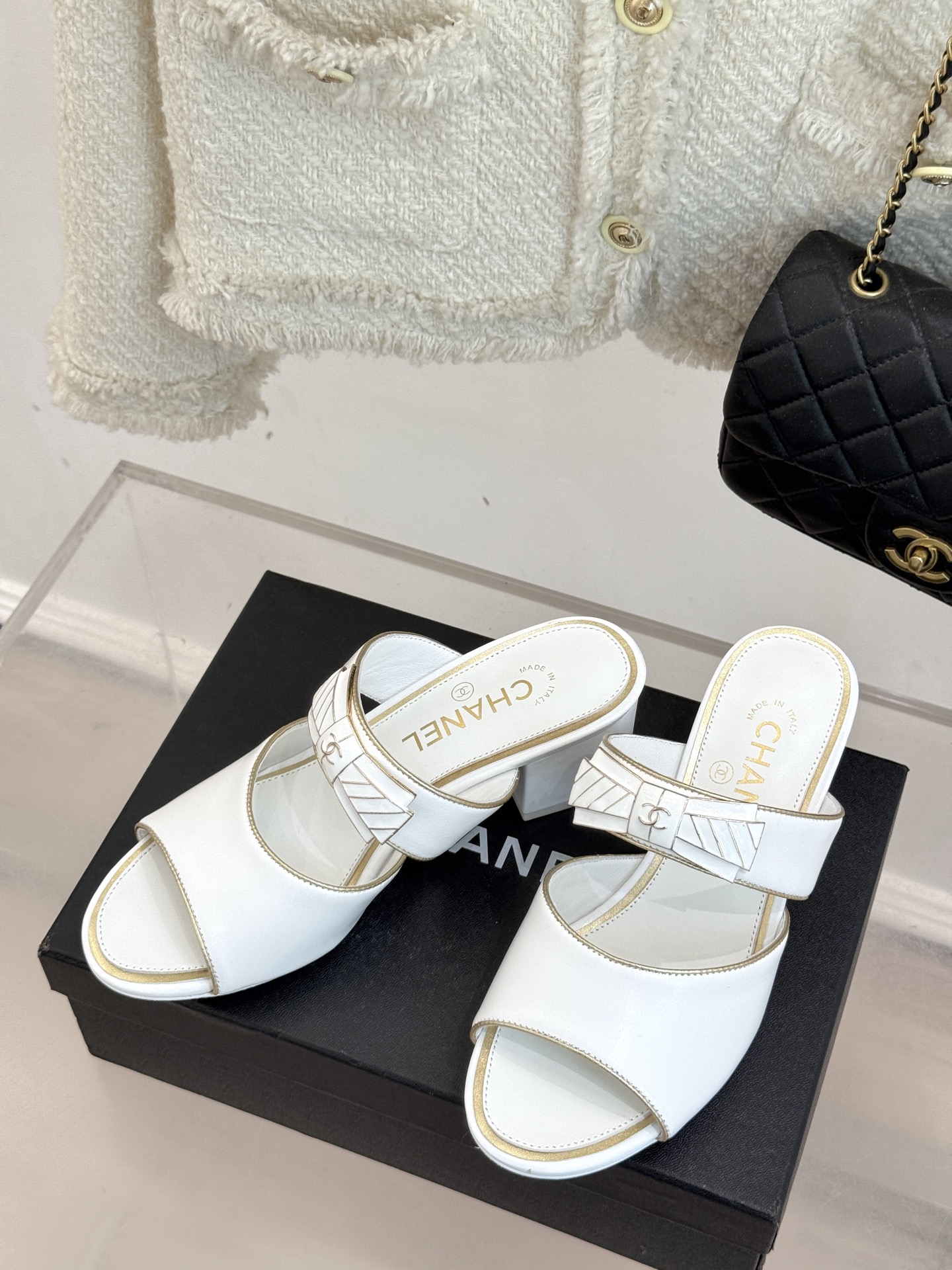 Chanel 샤넬 25A 신상 더블C 리본 청키 힐 굽 슬리퍼 샌들 신발