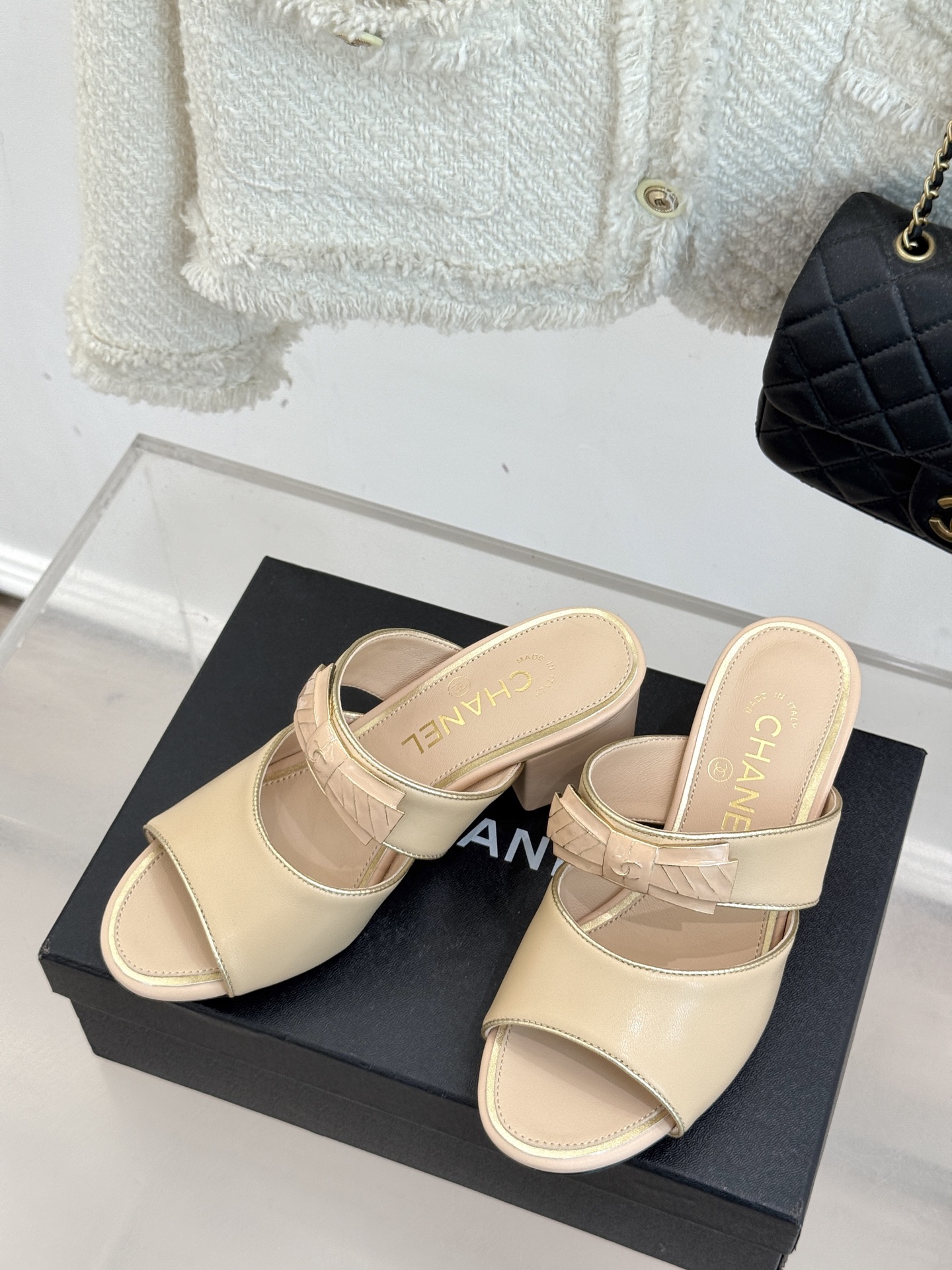 Chanel 샤넬 25A 신상 더블C 리본 청키 힐 굽 슬리퍼 샌들 신발