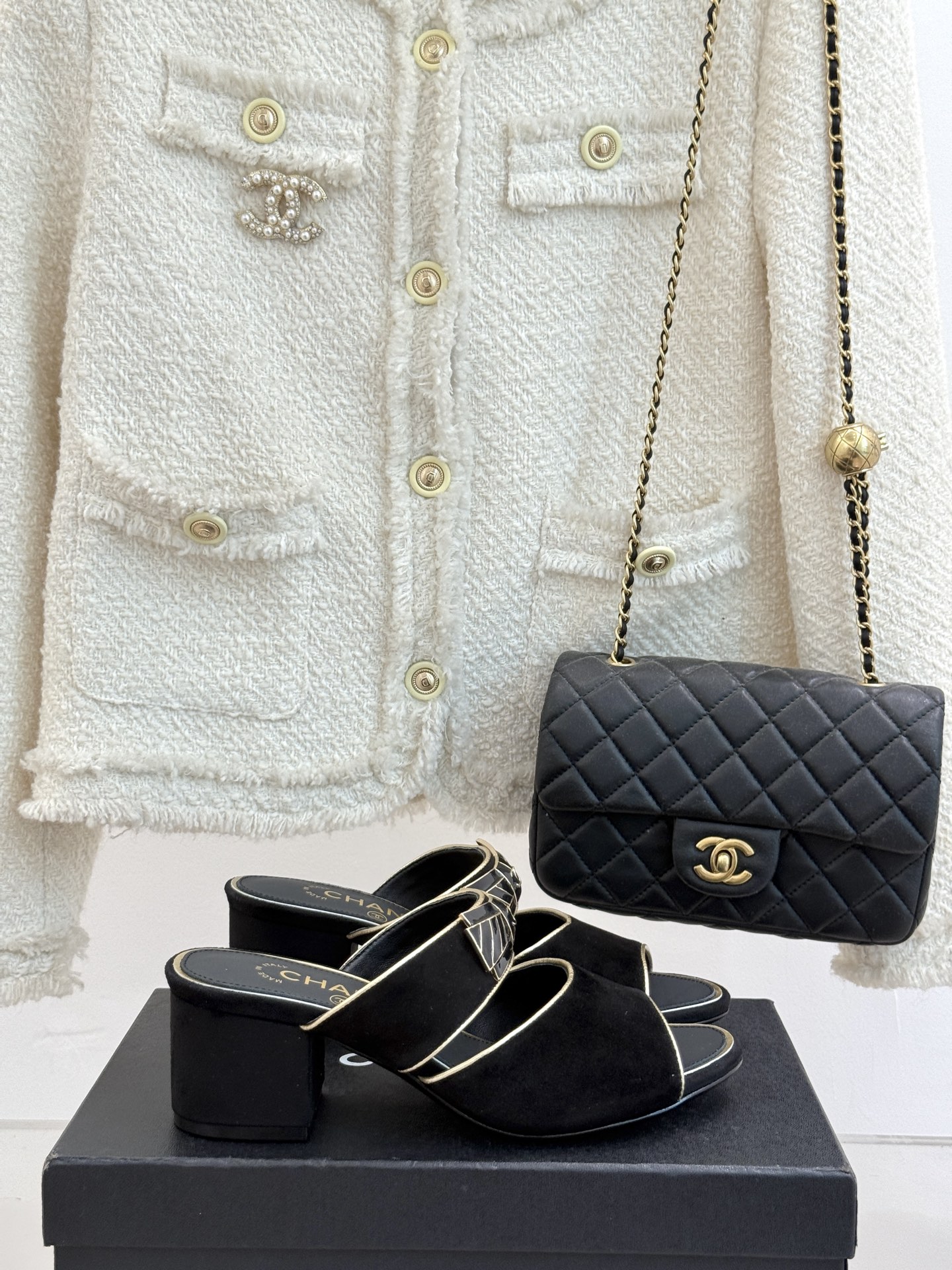 Chanel 샤넬 25A 신상 더블C 리본 청키 힐 굽 슬리퍼 샌들 신발