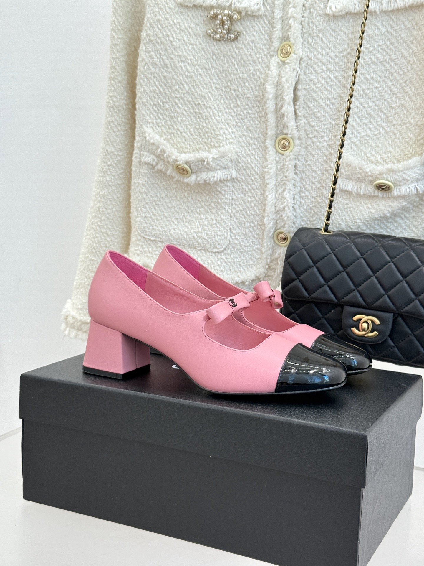 Chanel 샤넬 25P 신상 더블C 힐 굽 리본 메리제인 로퍼 구두 신발