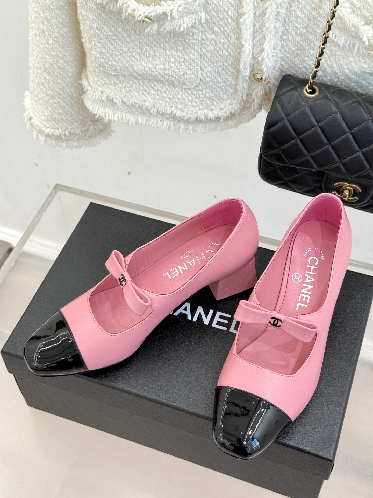 Chanel 샤넬 25P 신상 더블C 힐 굽 리본 메리제인 로퍼 구두 신발