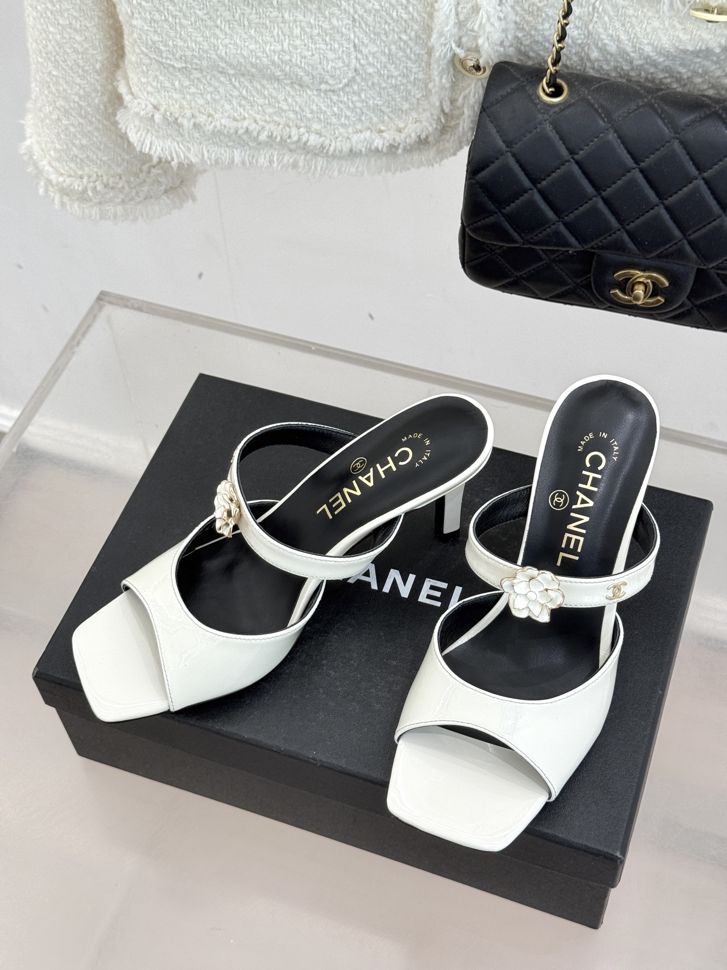 Chanel 샤넬 26C 카멜리아 더블C 오픈토 청키 힐 구두 샌들 신발