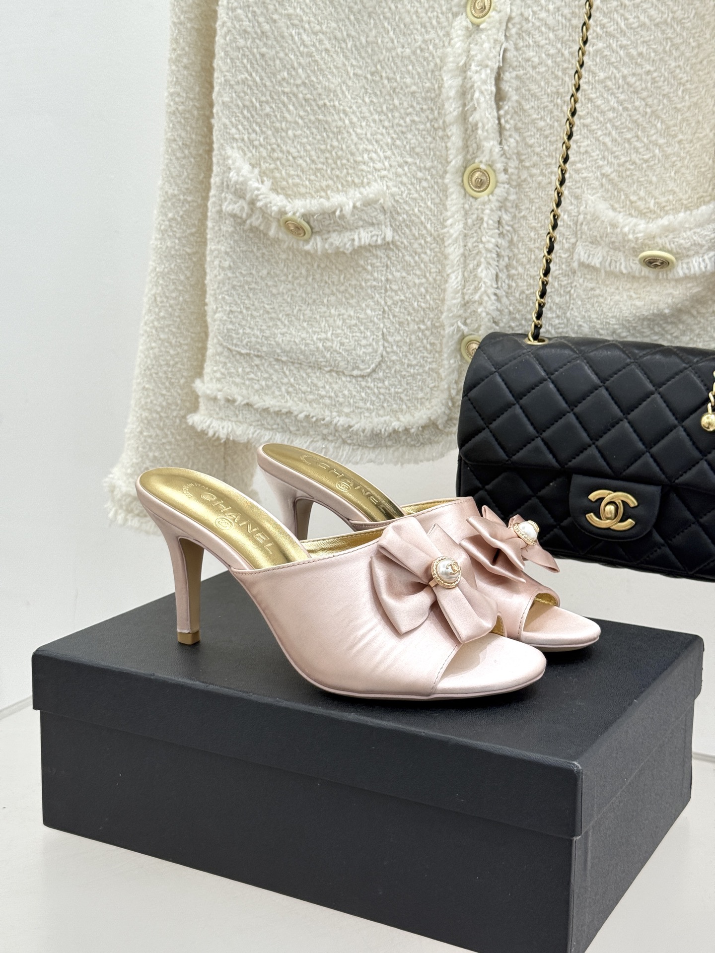 Chanel 샤넬 26C 더블 리본 & 더블C 로고 힐 샌들 신발