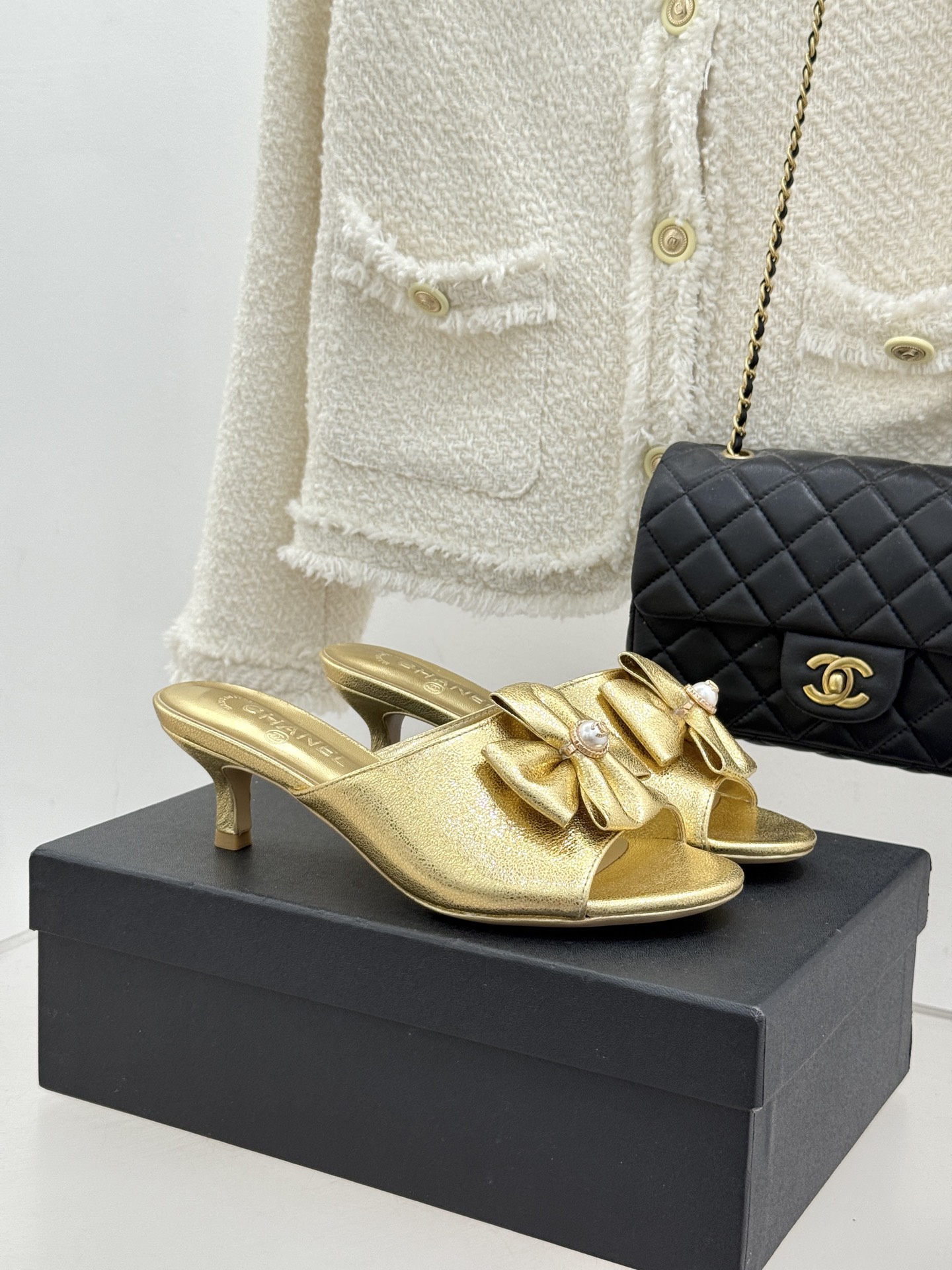 Chanel 샤넬 26C 더블 리본 스톤 로고 슬리퍼 샌들 신발