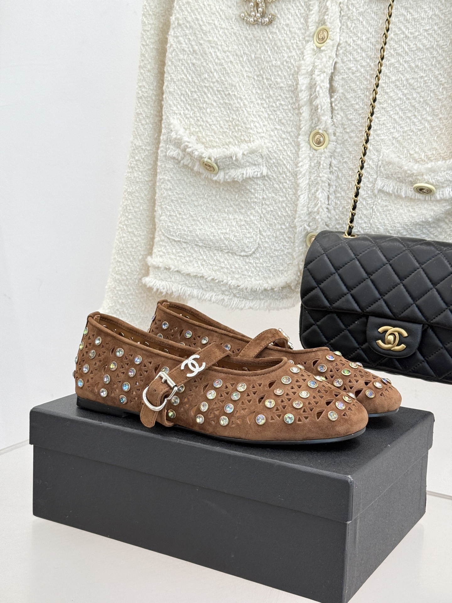 Chanel 샤넬 클래식 스톤 더블C 펀칭 메리제인 플랫 슈즈 로퍼 신발