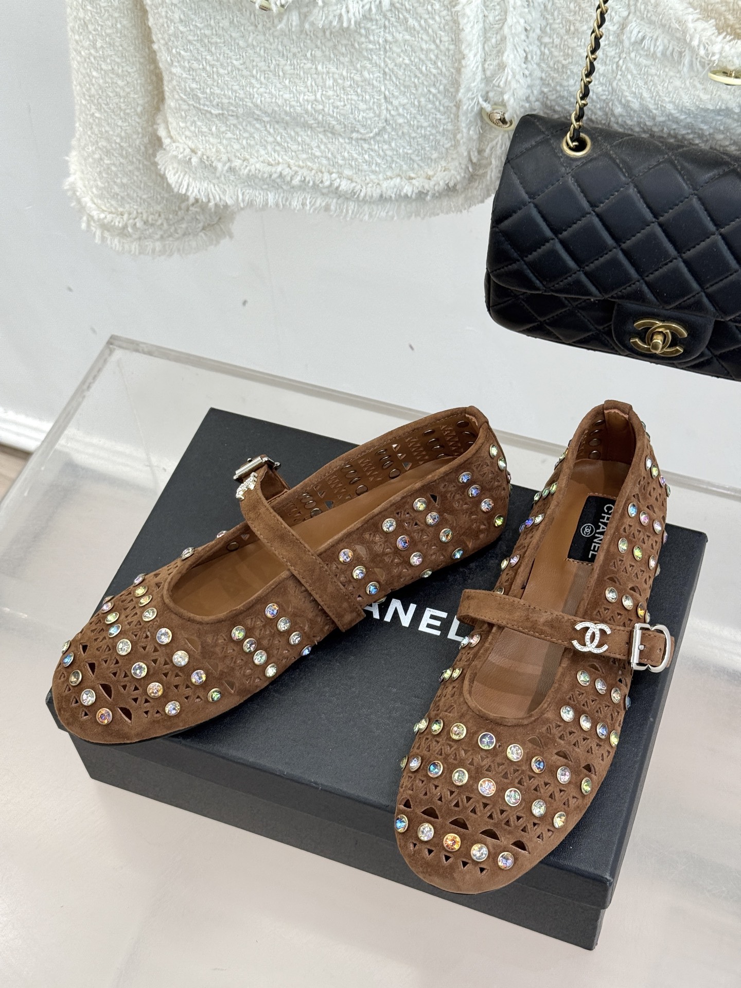 Chanel 샤넬 클래식 스톤 더블C 펀칭 메리제인 플랫 슈즈 로퍼 신발