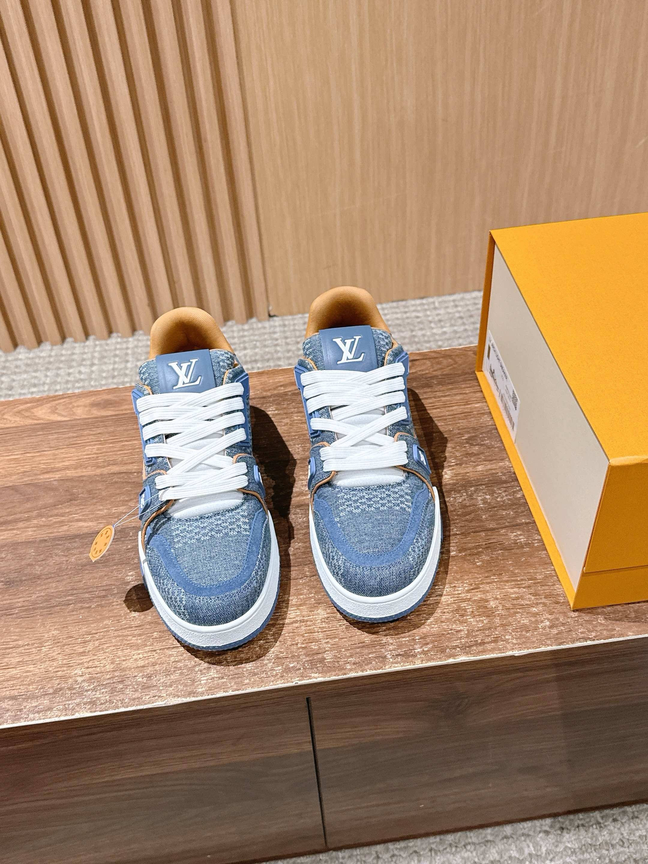 루이비통(LV) 모노그램 스케이트 스니커즈 신발