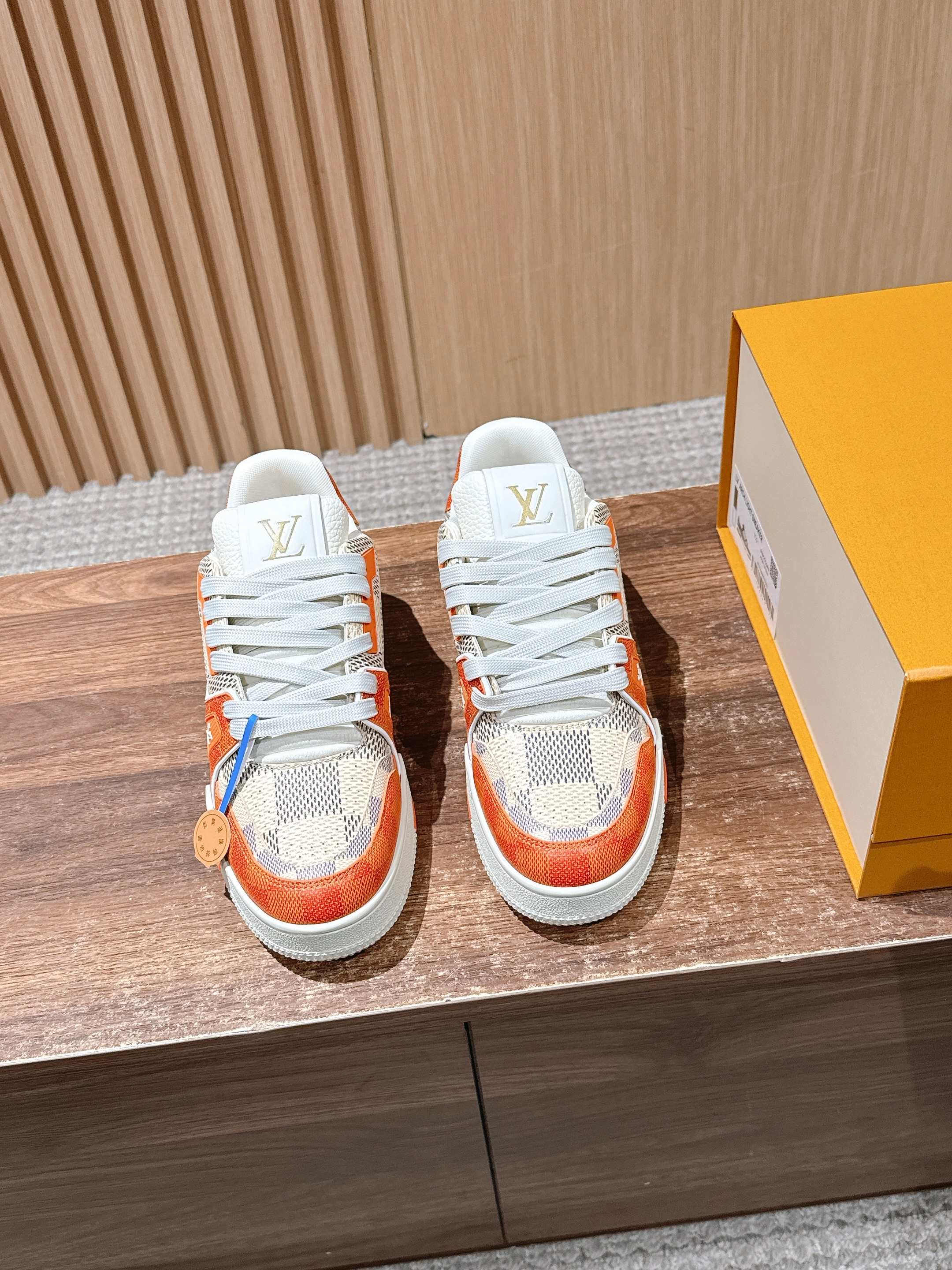 루이비통(LV) 모노그램 스케이트 스니커즈 신발