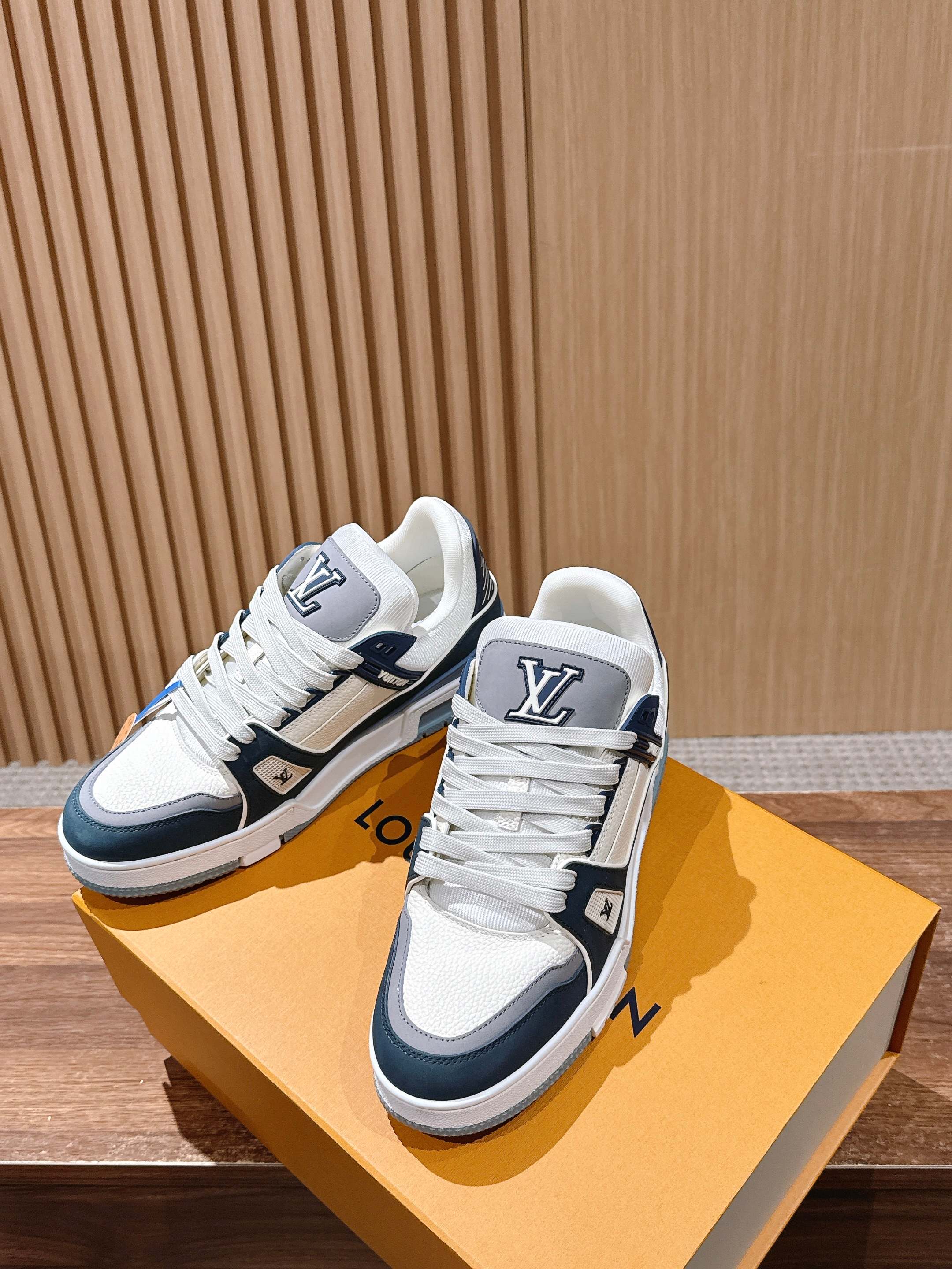 루이비통(LV) 모노그램 스케이트 스니커즈 신발