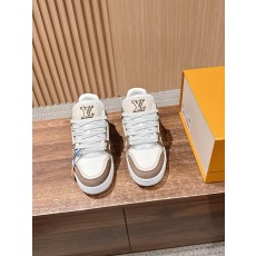 루이비통(LV) 모노그램 스케이트 스니커즈 신발