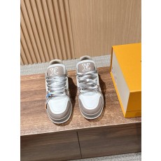루이비통(LV) 모노그램 스케이트 스니커즈 신발