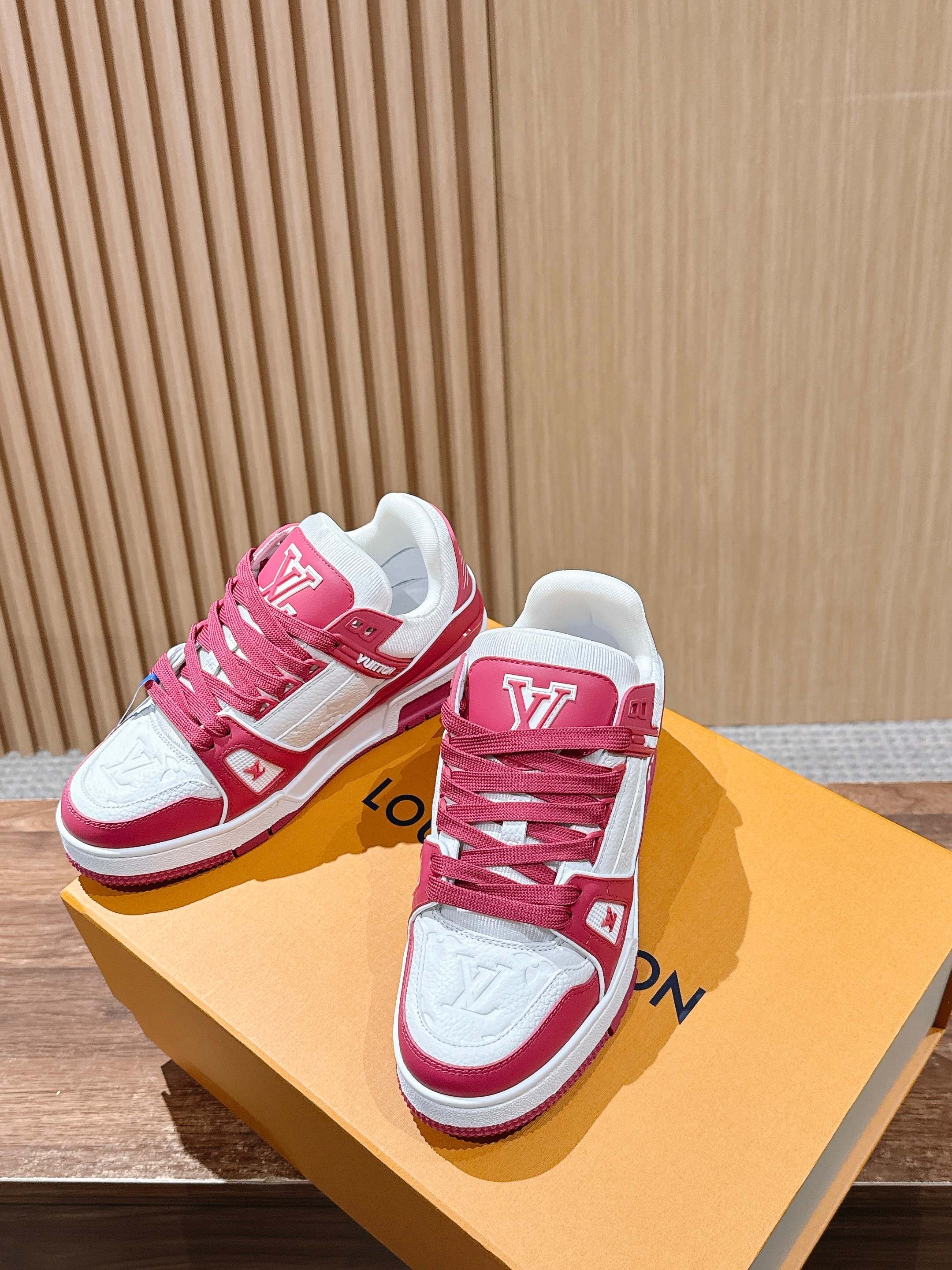 루이비통(LV) 모노그램 스케이트 스니커즈 신발