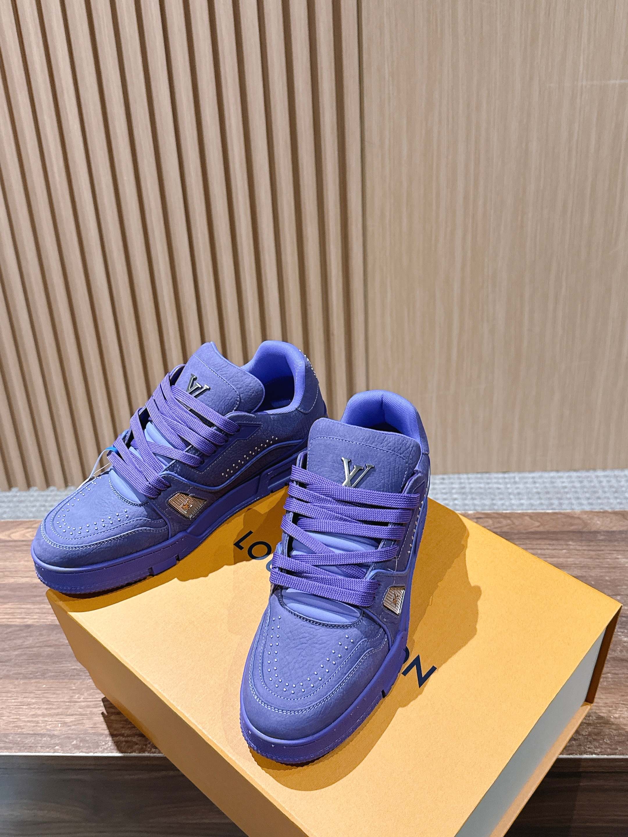 루이비통(LV) 커플 스니커즈 신발