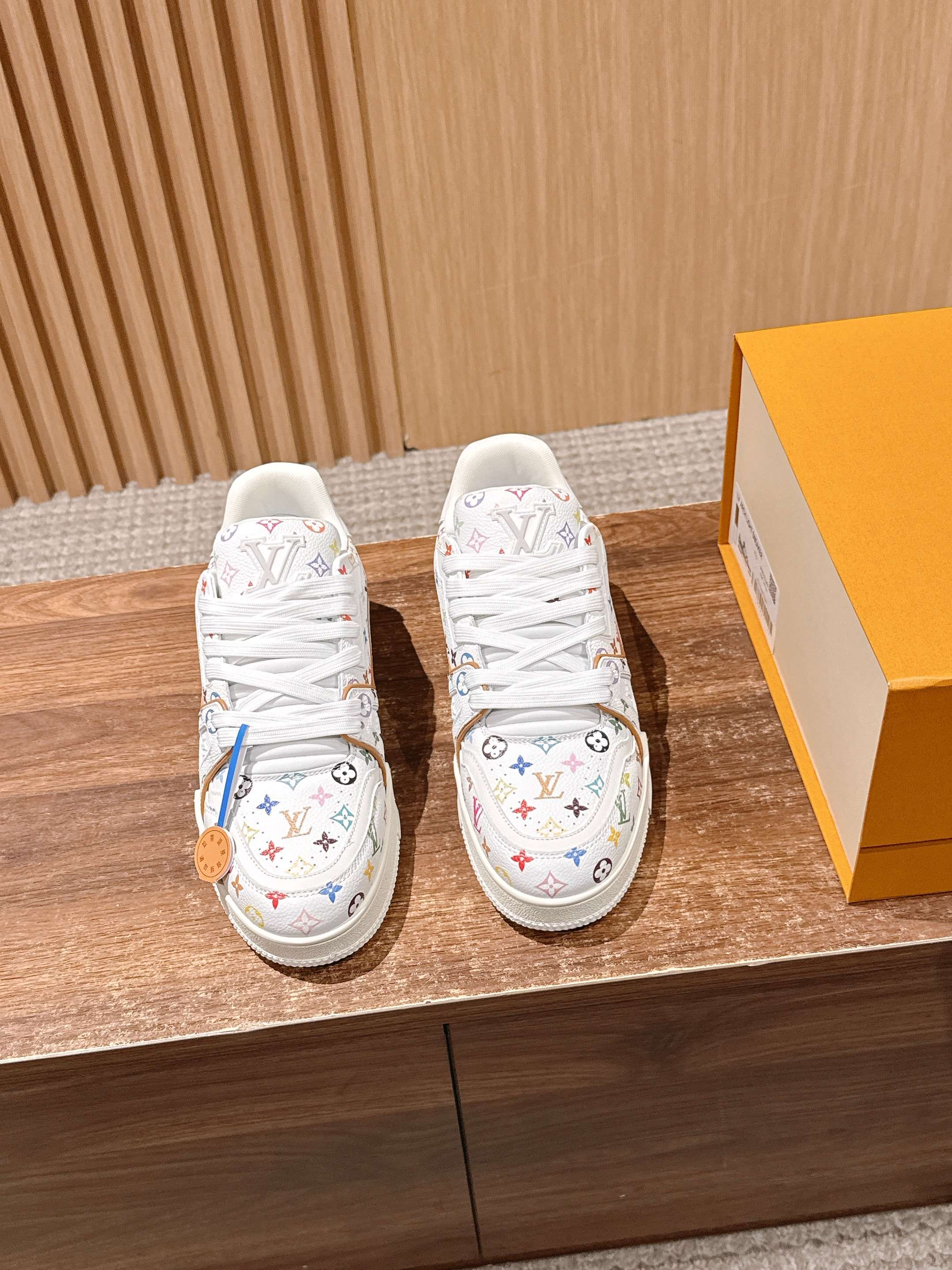 루이비통(LV) 커플 스니커즈 신발
