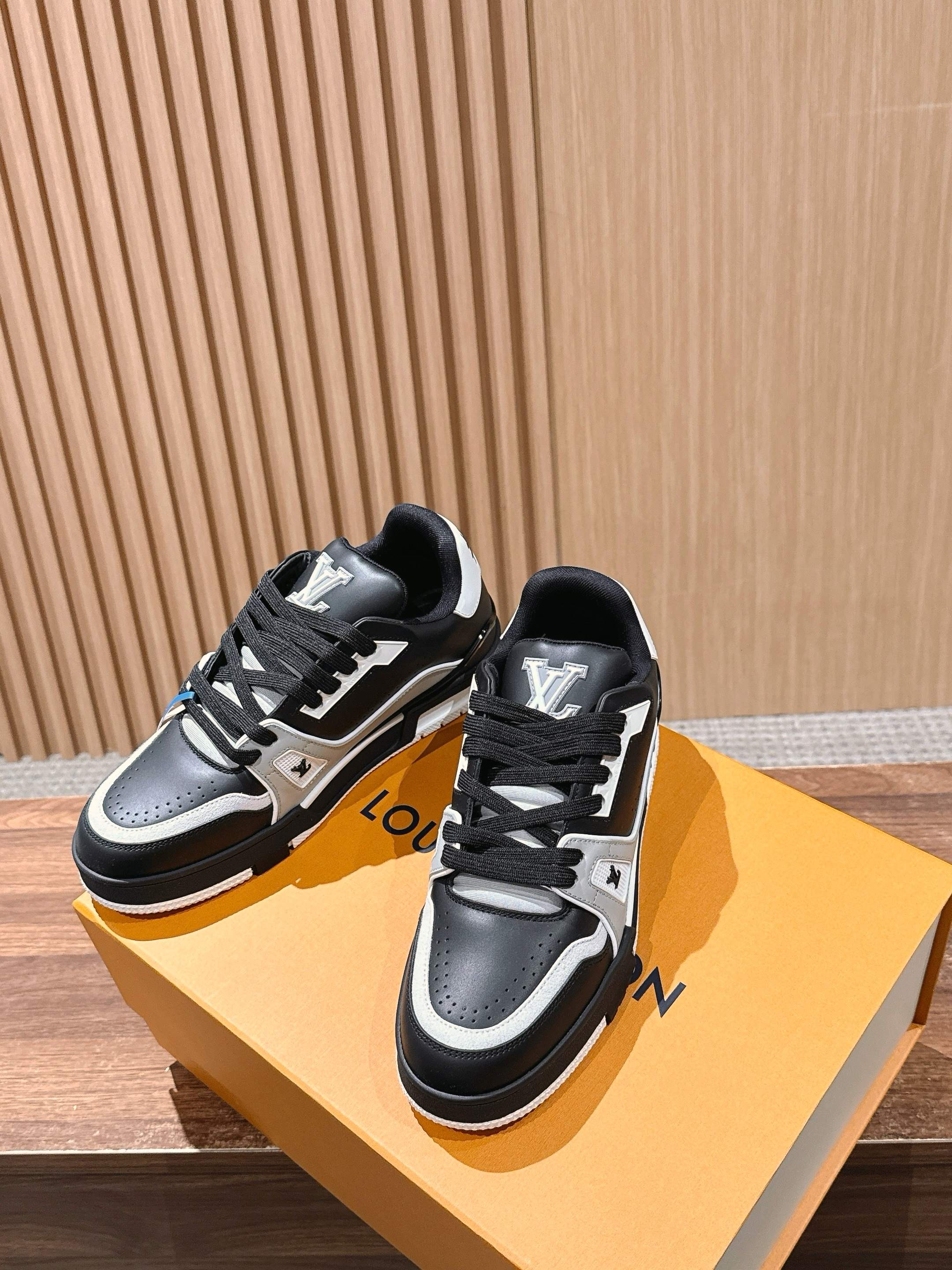 루이비통(LV) 커플 스니커즈 신발