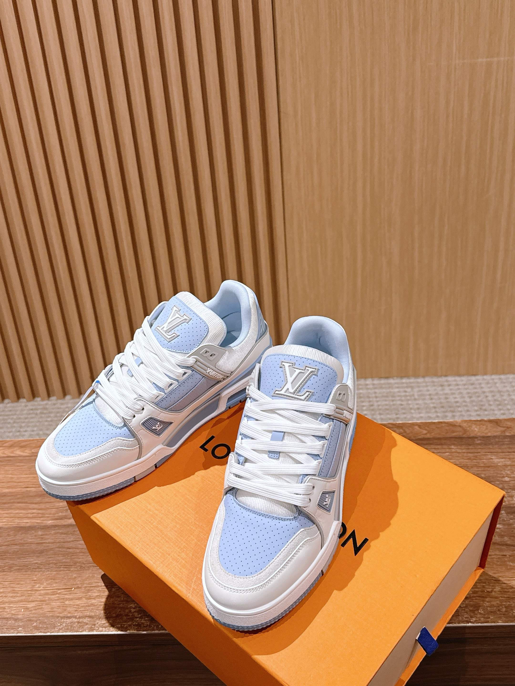 루이비통(LV) 커플 스니커즈 신발