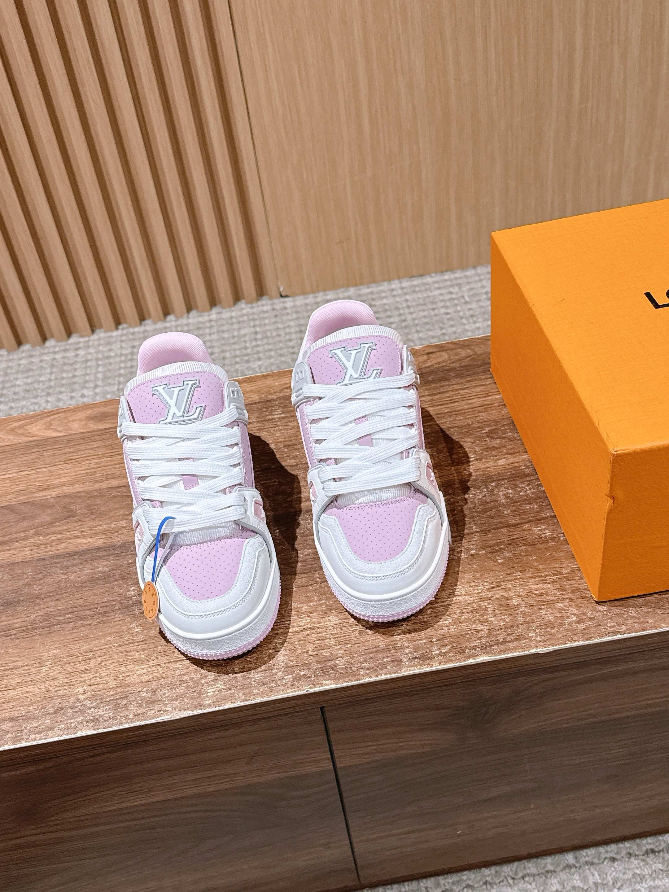 루이비통(LV) 커플 스니커즈 신발