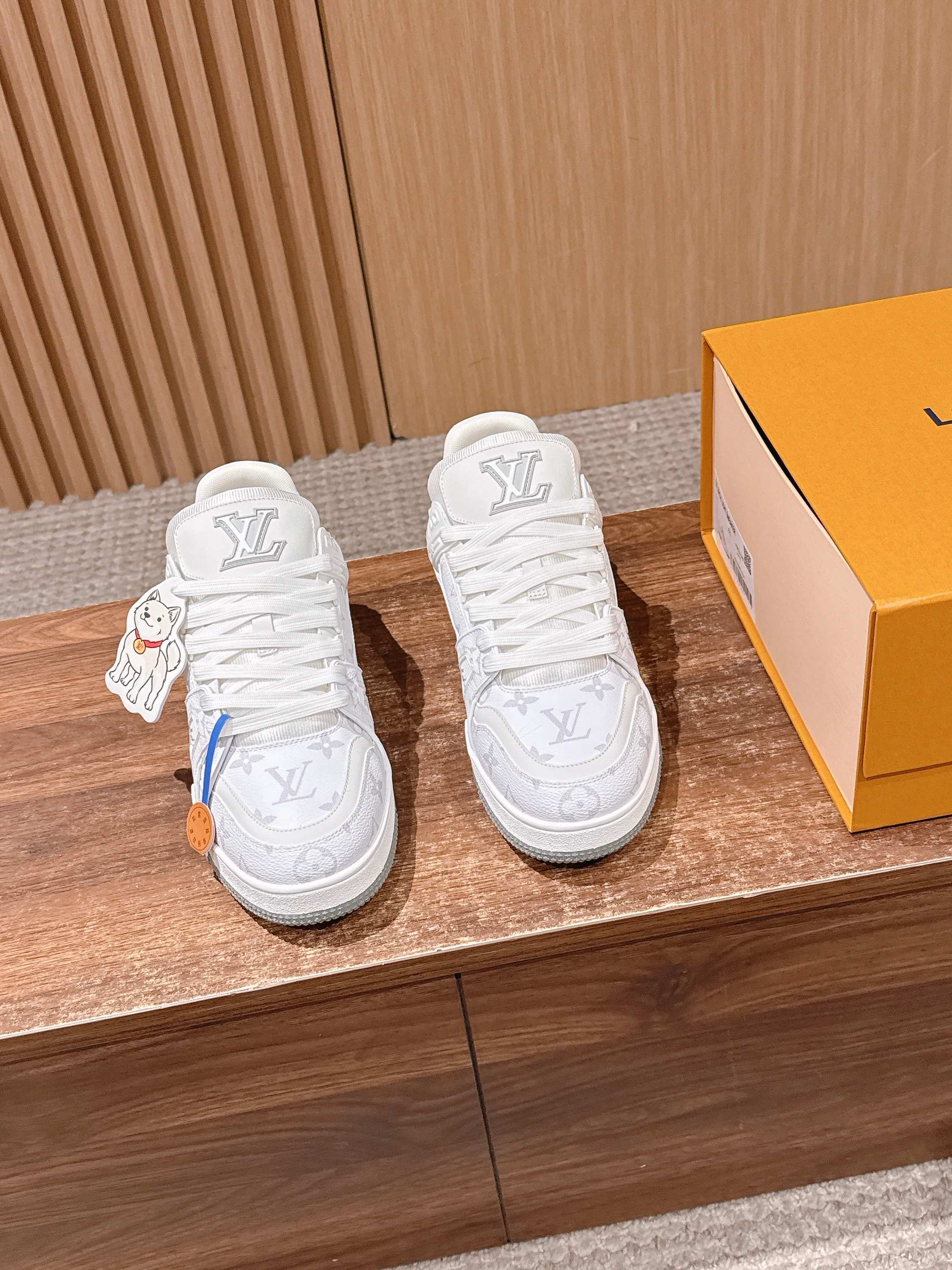 루이비통(LV) 커플 스니커즈 신발