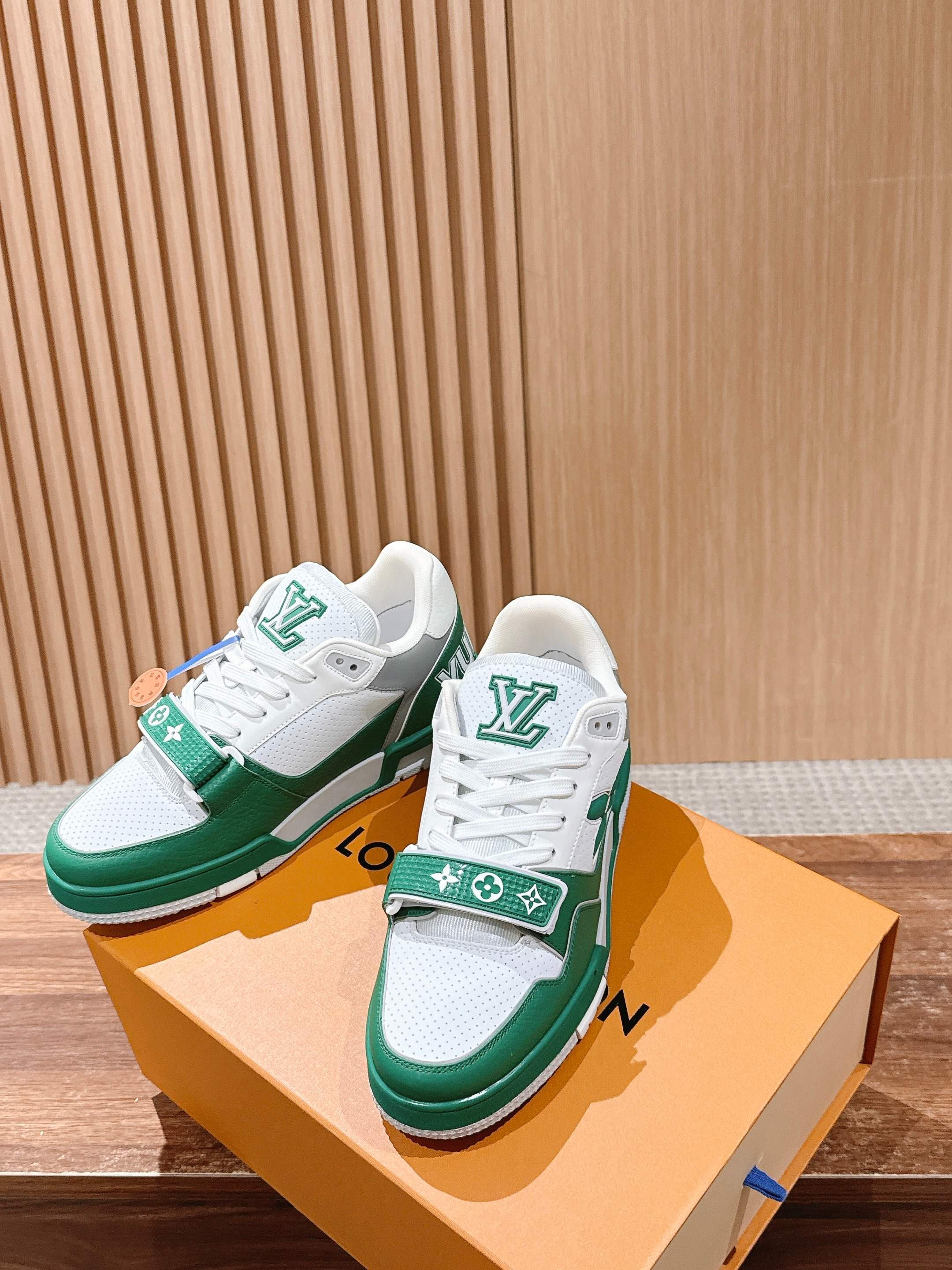 루이비통(LV) 커플 스니커즈 신발