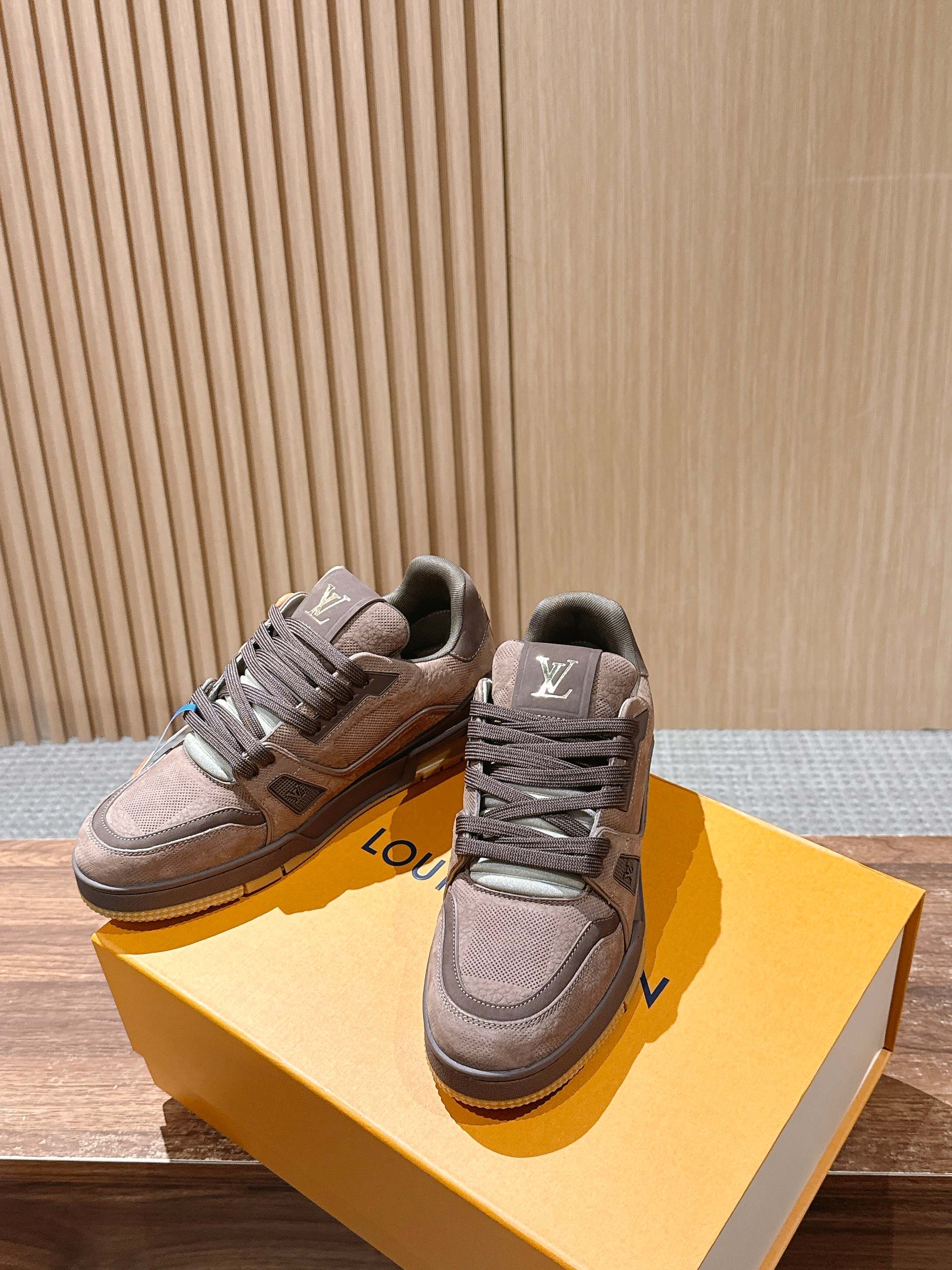 루이비통(LV) 커플 스니커즈 신발