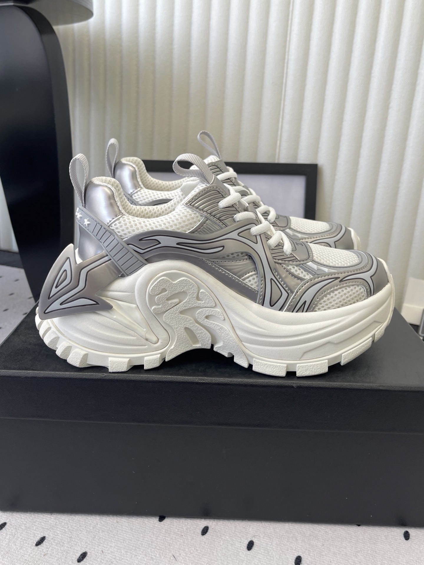 샤넬(CHANEL) 플랫폼 스니커즈 신발