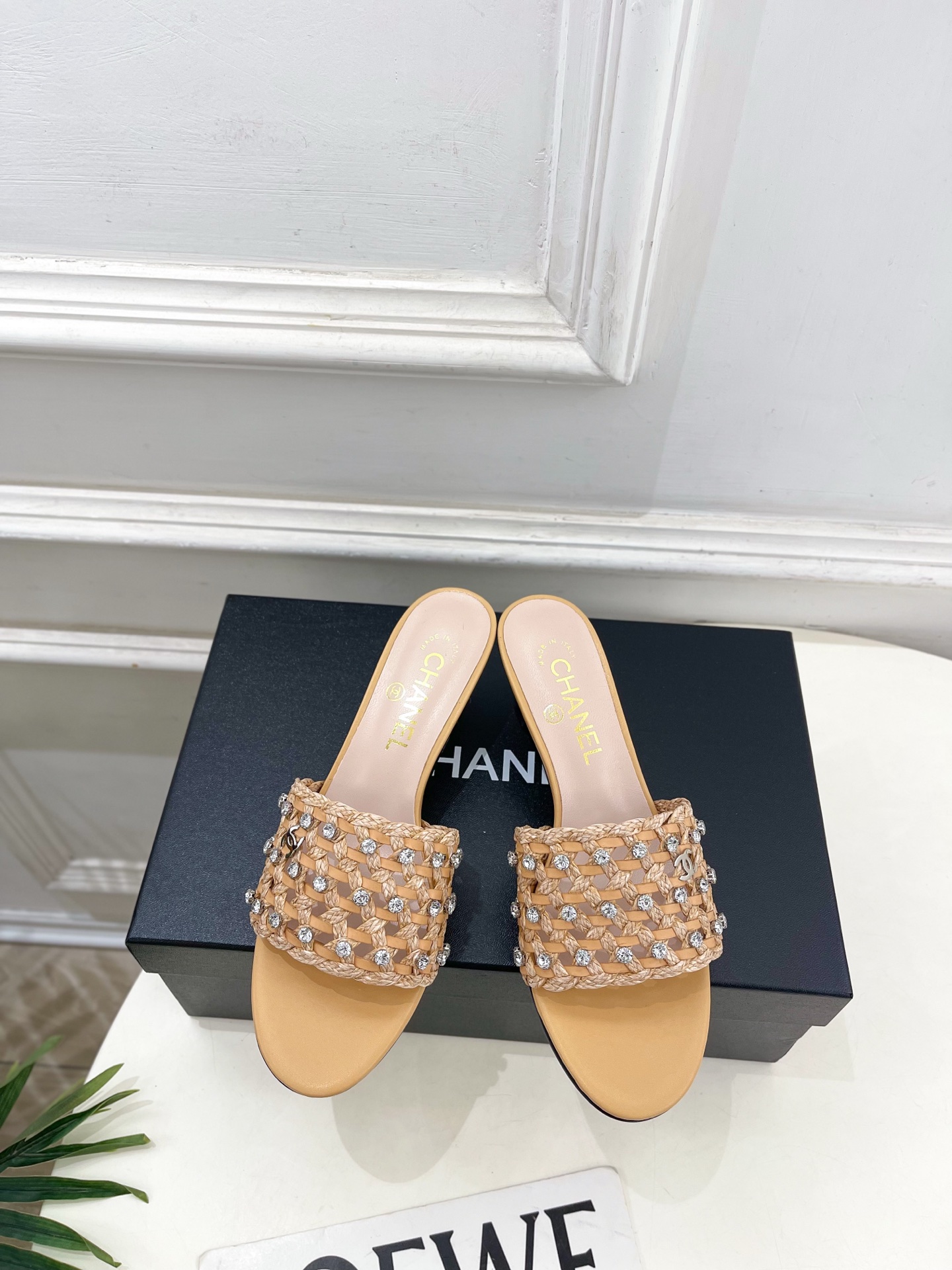 샤넬(CHANEL) 크리스탈 브레이드 캣힐 슬리퍼 신발