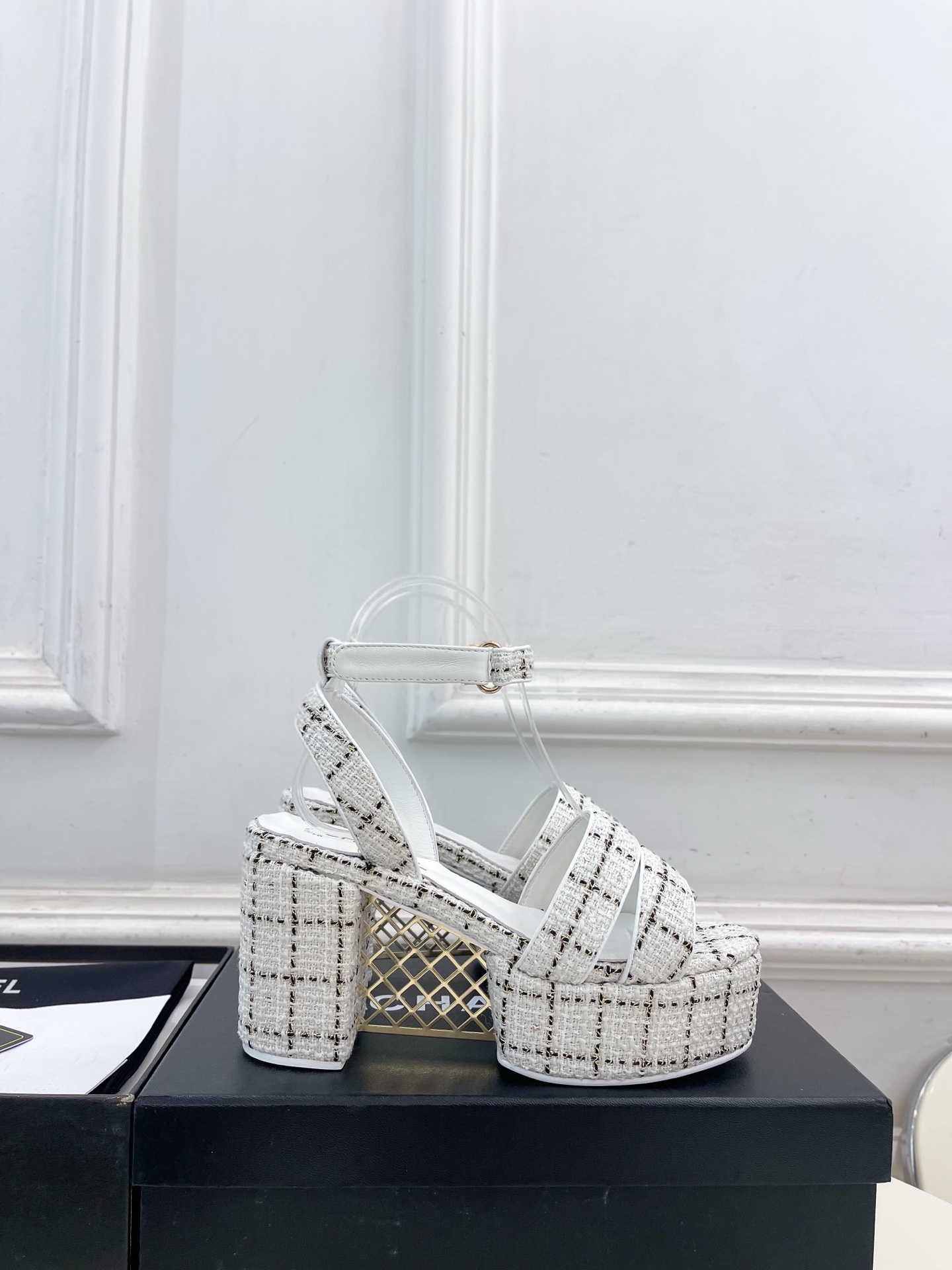 샤넬(CHANEL) 트위드 플랫폼 하이힐 샌들 신발