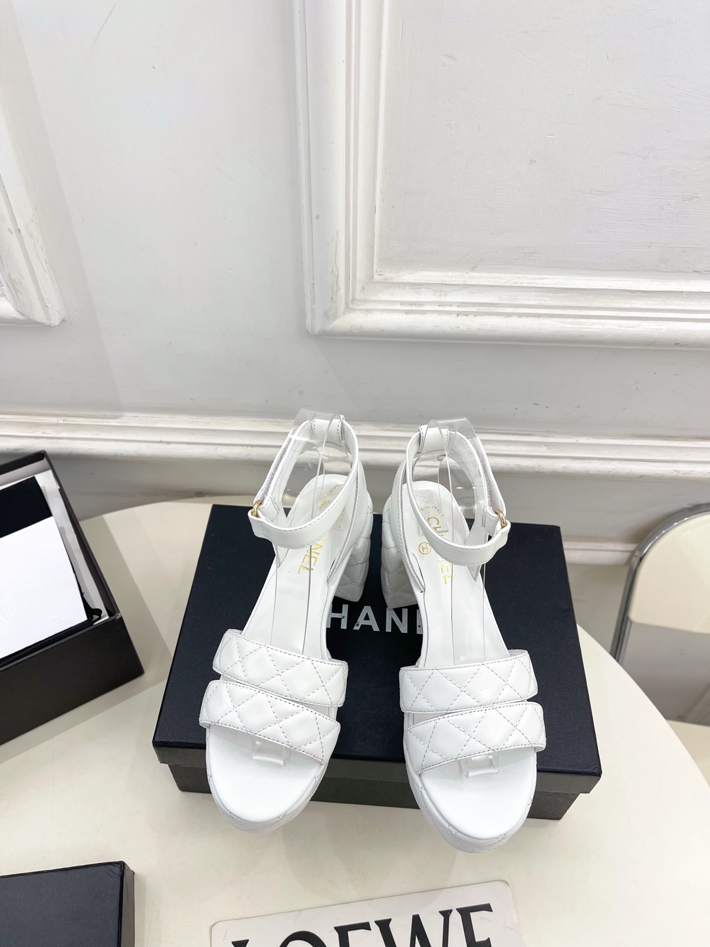 샤넬(CHANEL) 가죽 플랫폼 하이힐 샌들 신발