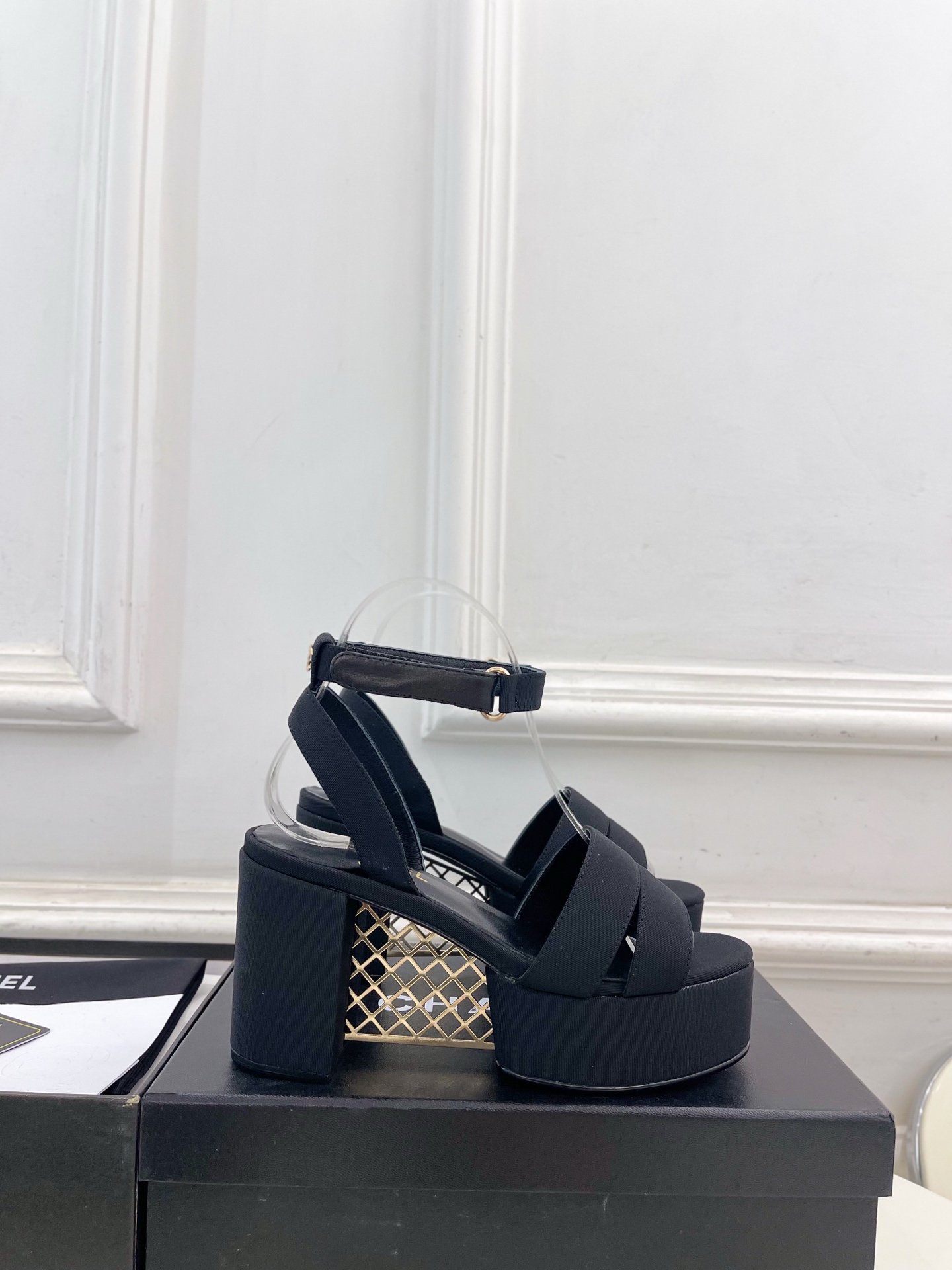 샤넬(CHANEL) 패브릭 플랫폼 하이힐 샌들 신발