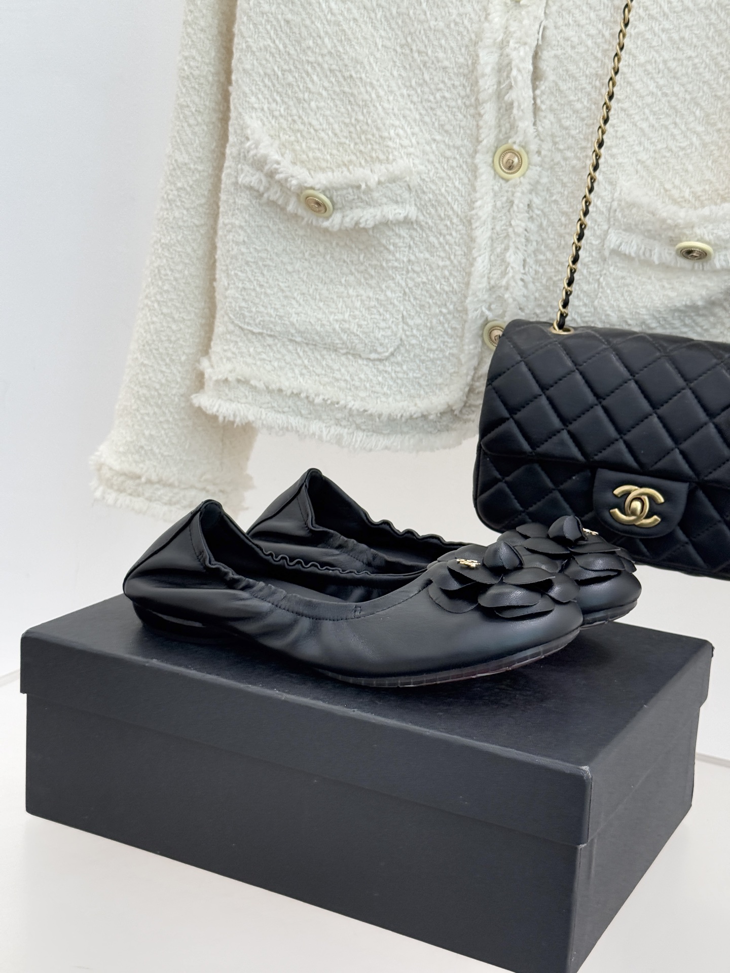 샤넬(CHANEL) 까멜리아 플랫 발레리나 신발