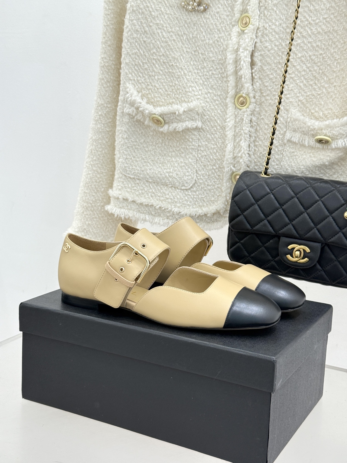 Chanel 26P 샤넬 배색 벨트 버클 메리제인 플랫 슈즈 신발