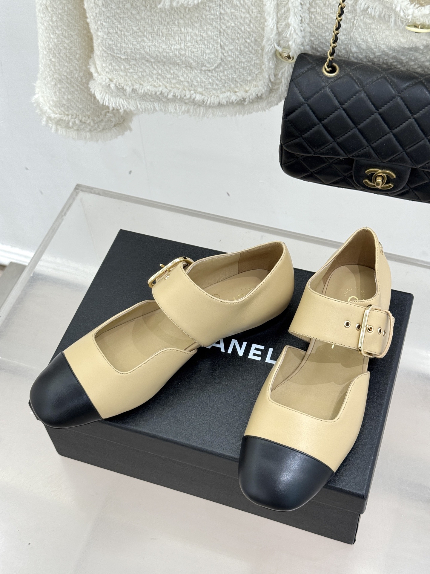 Chanel 26P 샤넬 배색 벨트 버클 메리제인 플랫 슈즈 신발