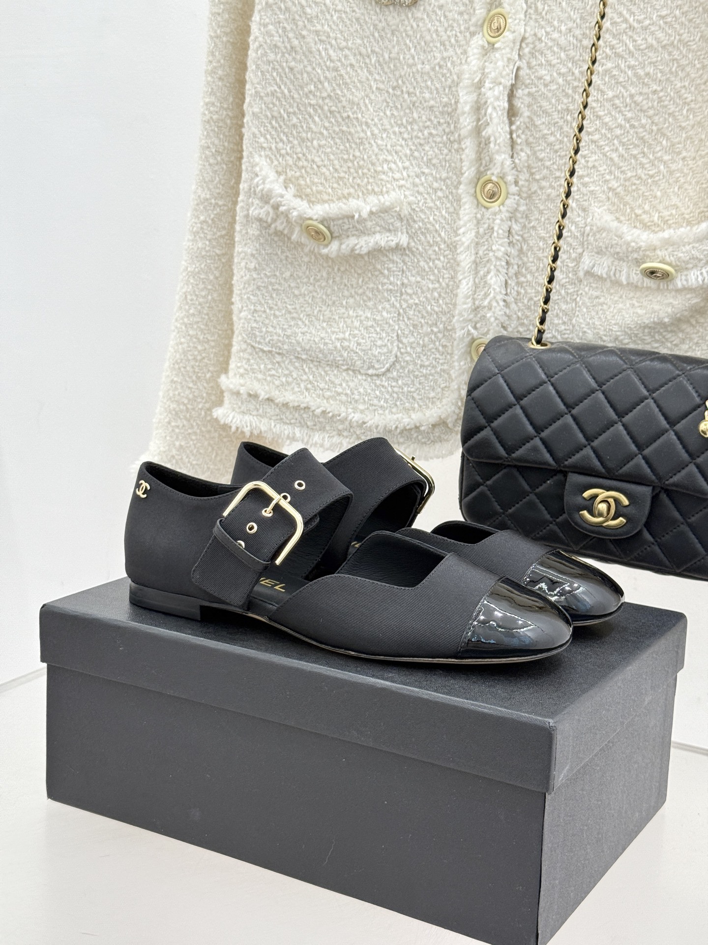 Chanel 26P 샤넬 배색 벨트 버클 메리제인 플랫 슈즈 신발