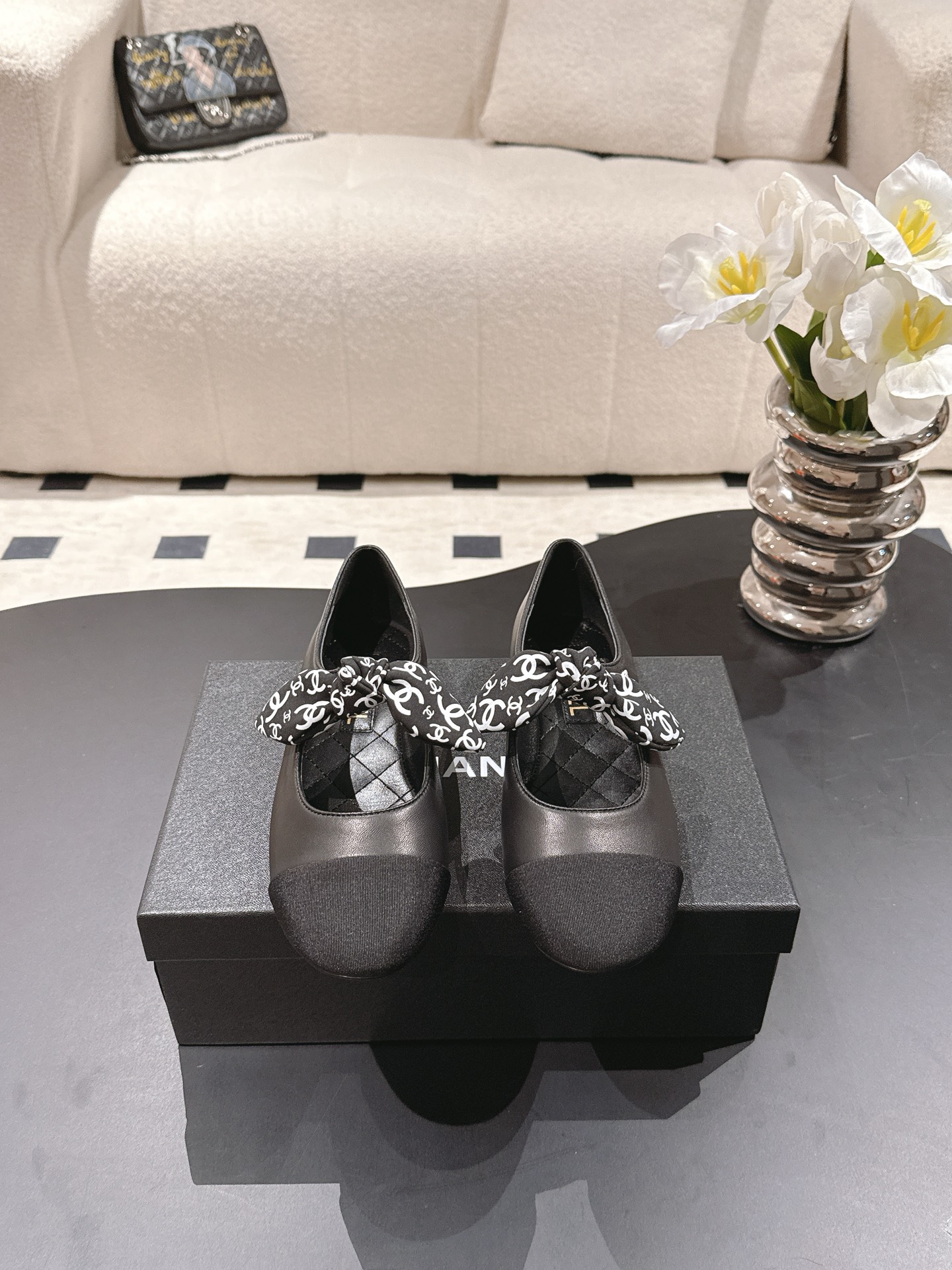 Chanel 26C 샤넬 밀라노 런웨이 리본 메리제인 플랫 슈즈 신발