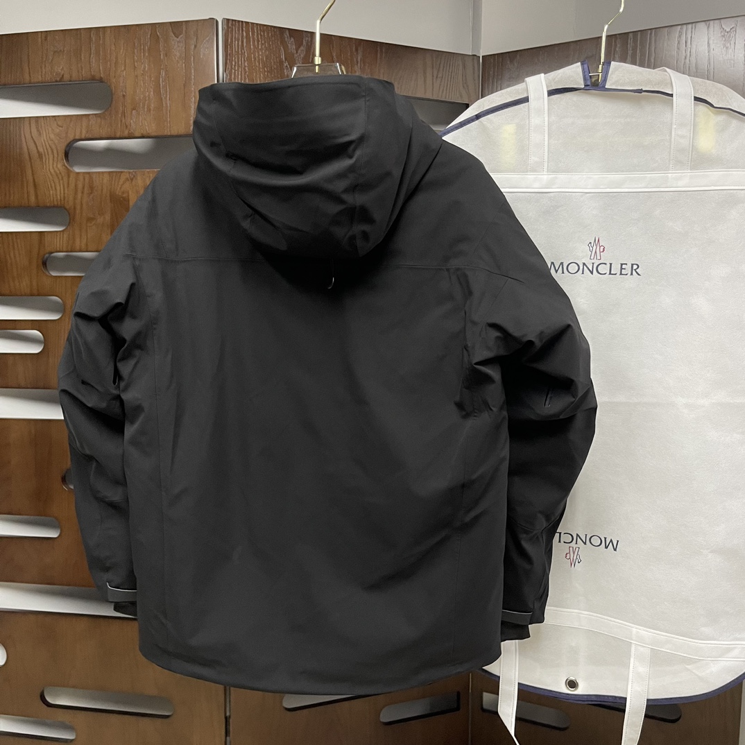 아크테릭스(ARC'TERYX) 경량 구스다운 의류