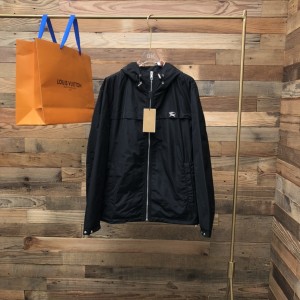 버버리(BURBERRY) 로고포인트 테크니컬 후드 자켓 의류