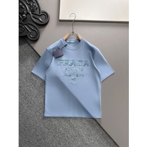 프라다(PRADA) 시그니처 로고 라운드 반팔 티셔츠 의류