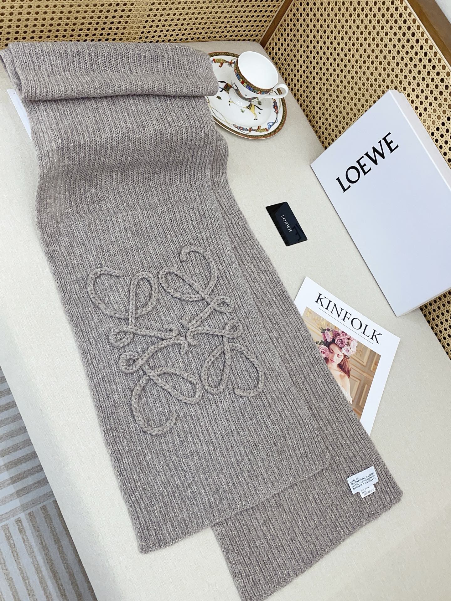 로에베(LOEWE) 골드 라인 목도리 스카프